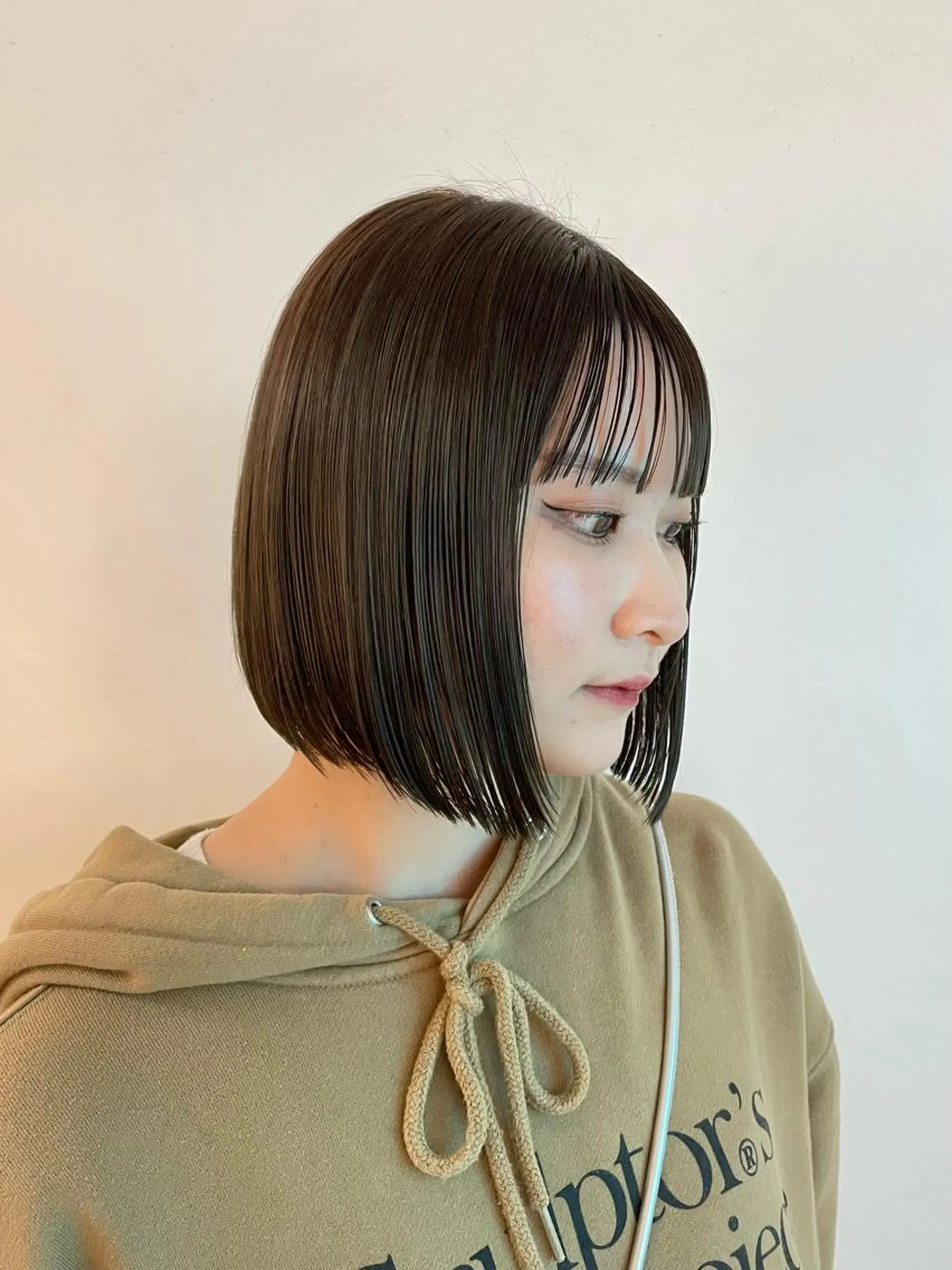 ショート カラー 切りっぱなしボブ ボブ カット ヘアカラー 🌟暖色系ハイトーン 🌟AIのヘアスタイル