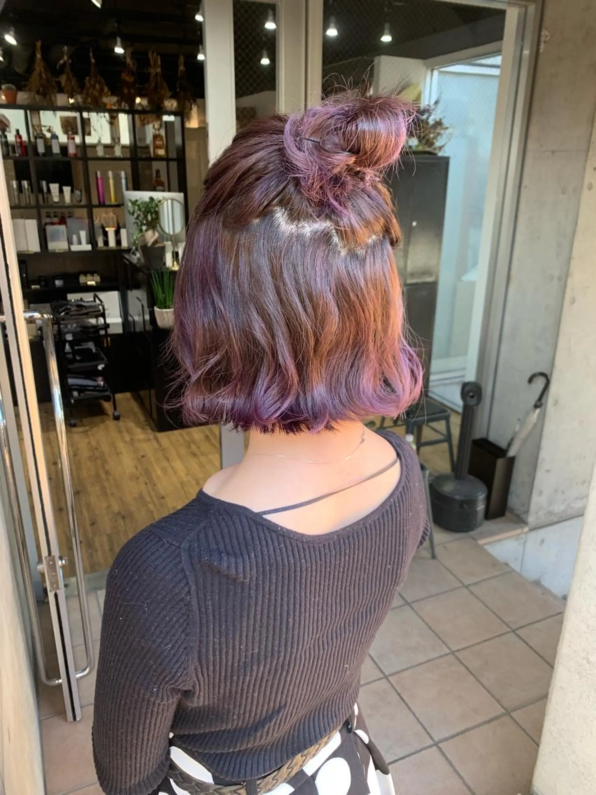 ショート カラー ヘアアレンジ アッシュ グレージュ ラベンダーカラー ラベンダーピンク ピンクカラー ヘアカラー トリートメント ミルクティーベージュ ブリーチ　清水ひとみのヘアスタイル