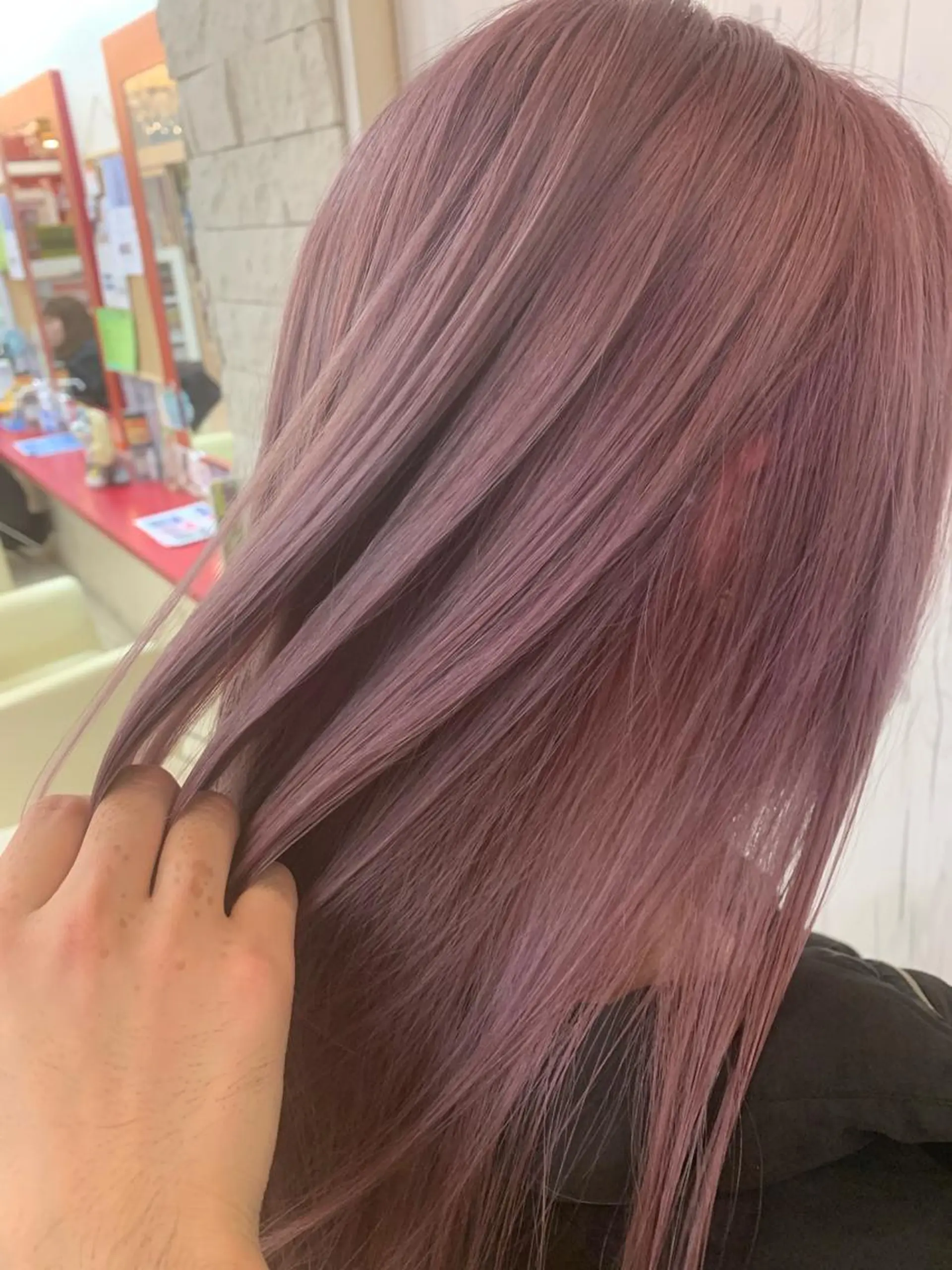 ロング カラー ヘアアレンジ ピンクカラー カット ヘアカラー 今村公介 ブリーチ特化、派手髪のヘアスタイル