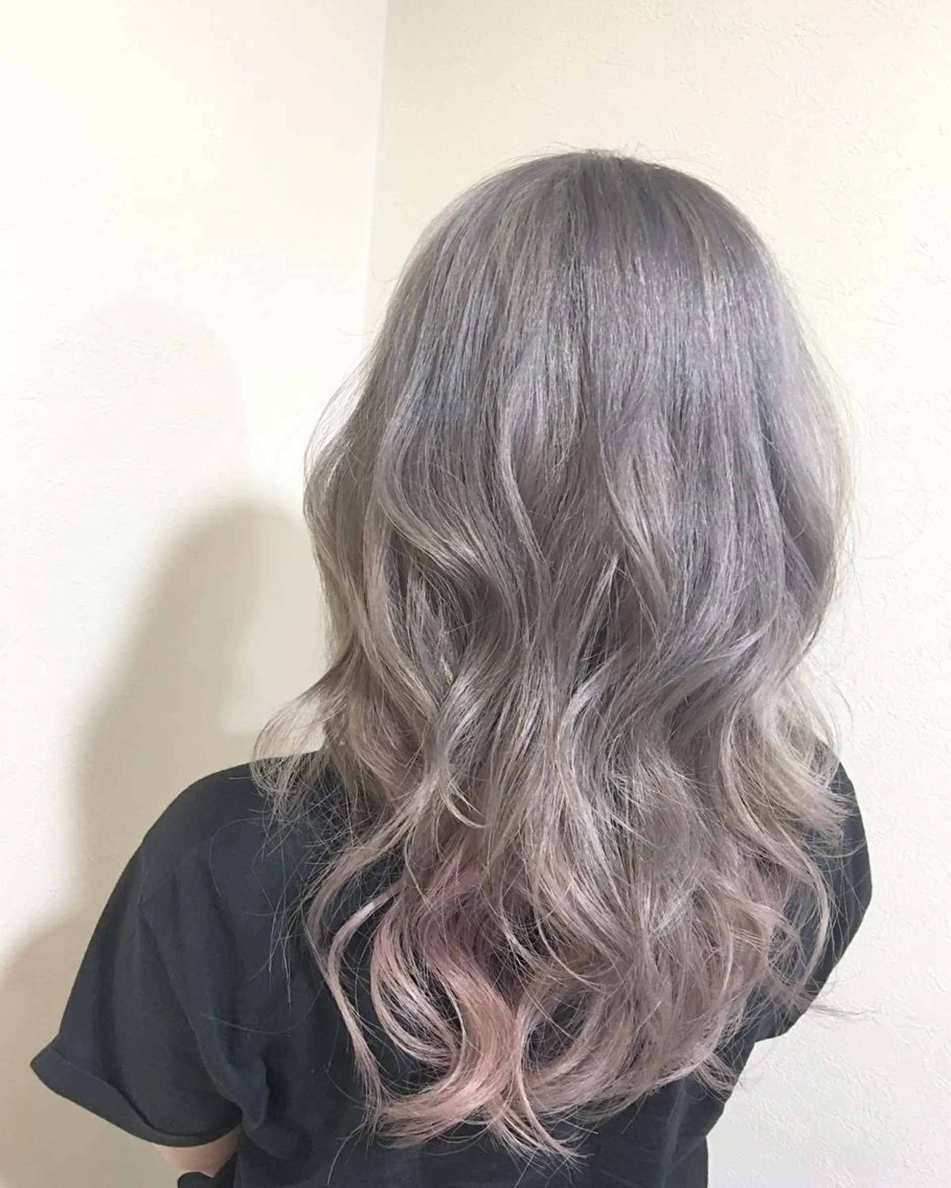 セミロング ヤマグチ ヒカルのヘアスタイル