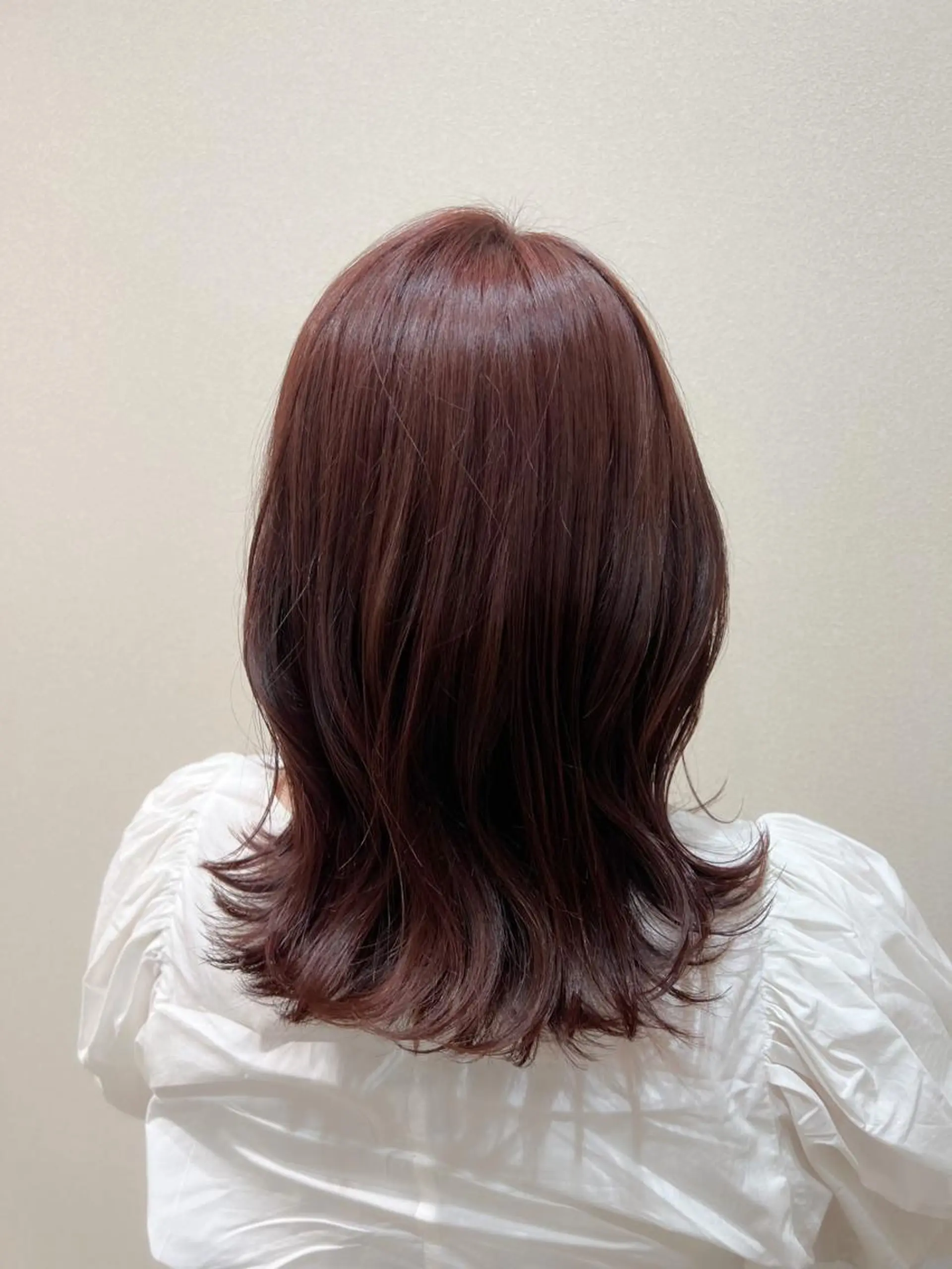 ミディアム カット ヘアカラー トリートメント ヘッドスパ mina .のヘアスタイル