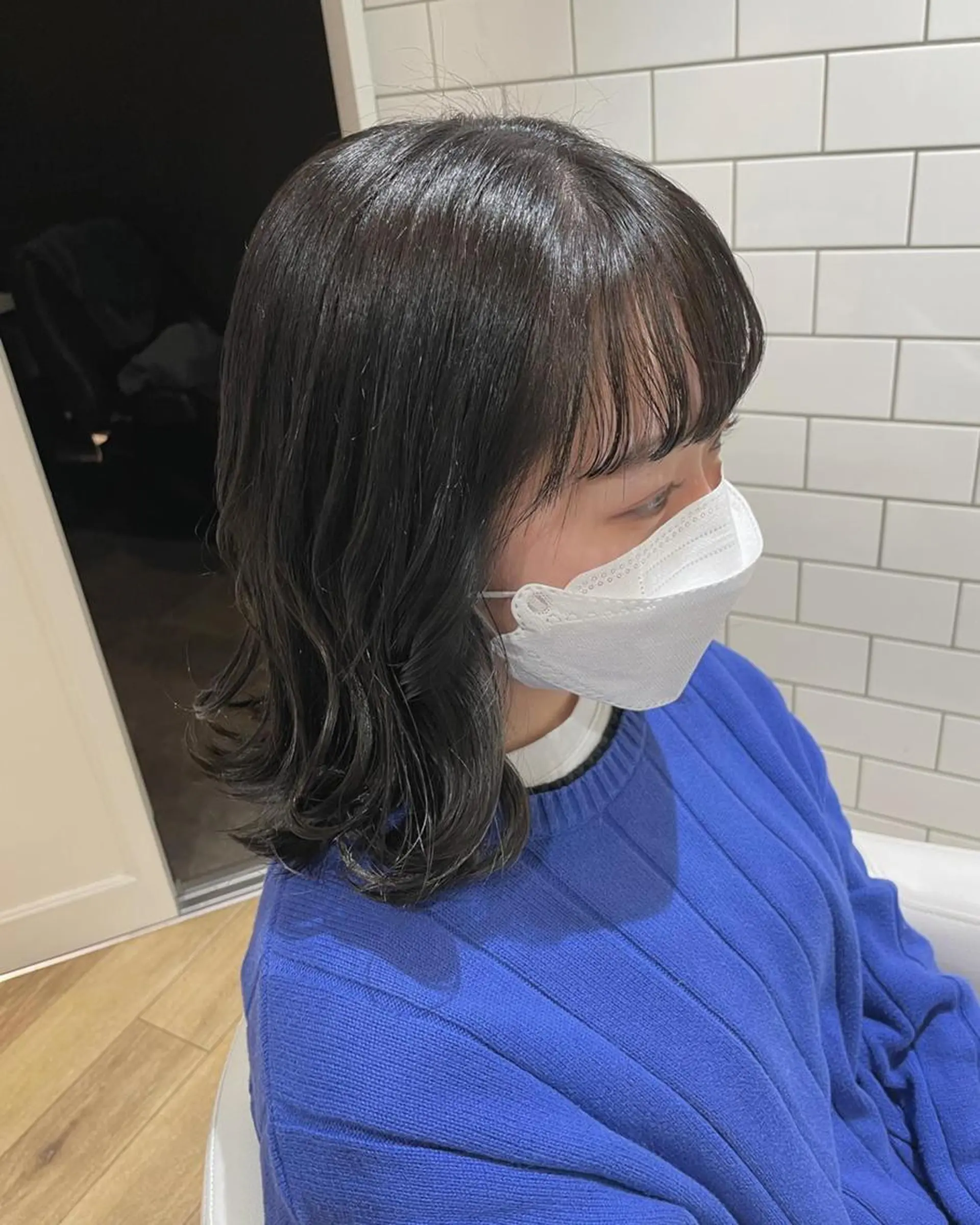 ミディアム カラー パーマ ヘアアレンジ メンズ キッズ ネイル マツエク・マツパ 子どものヘアアレンジ 黒髪 ブルーカラー ブルーブラック ブルー 🫧垢抜けヘア🫧 SHIORIのヘアスタイル