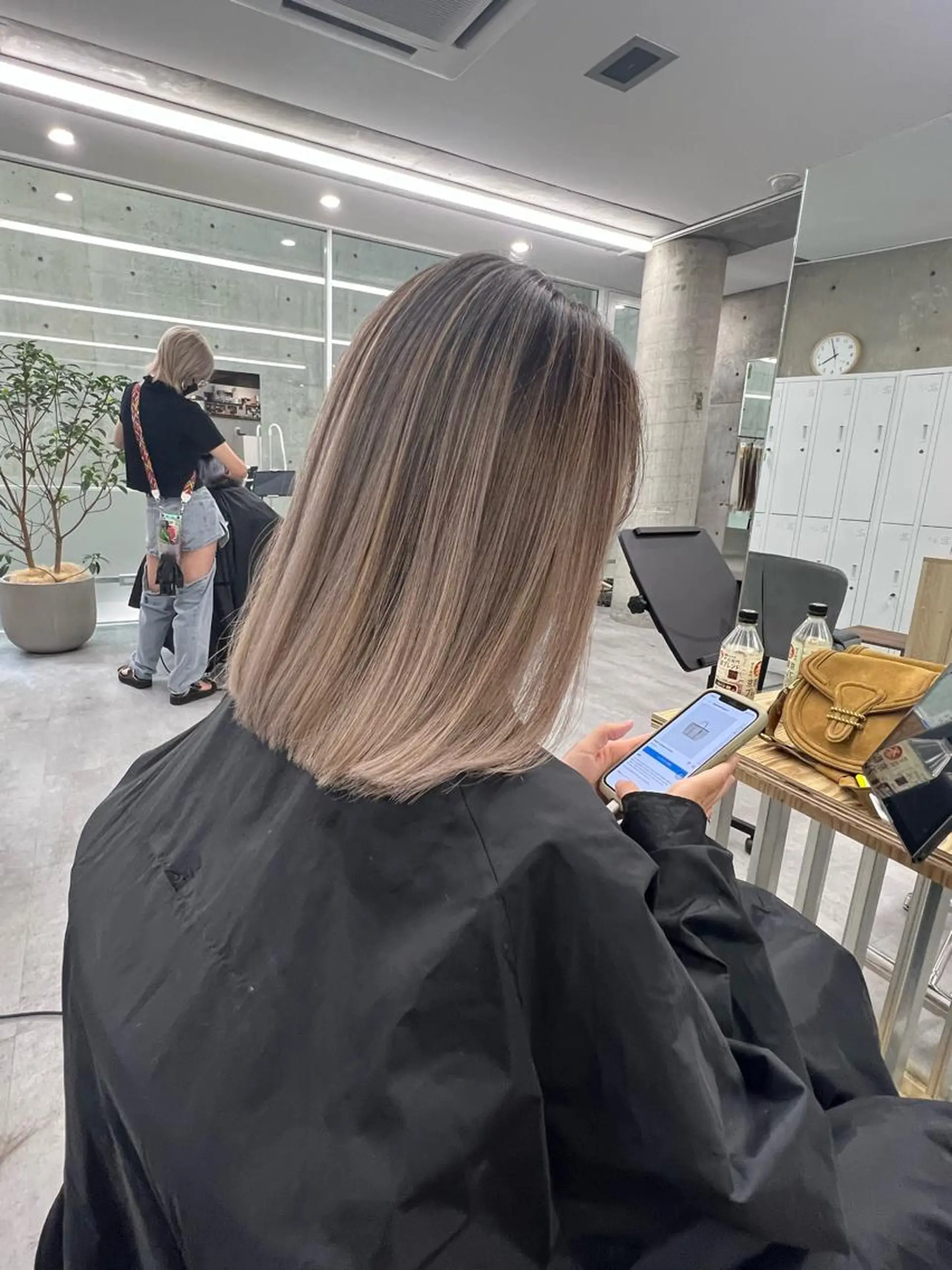 ミディアム カラー バレイヤージュ ハイライトカラー ハイライト レイヤーカット ヘアカラー トリートメント 艶髪✨ブリーチ職人 井手正康のヘアスタイル