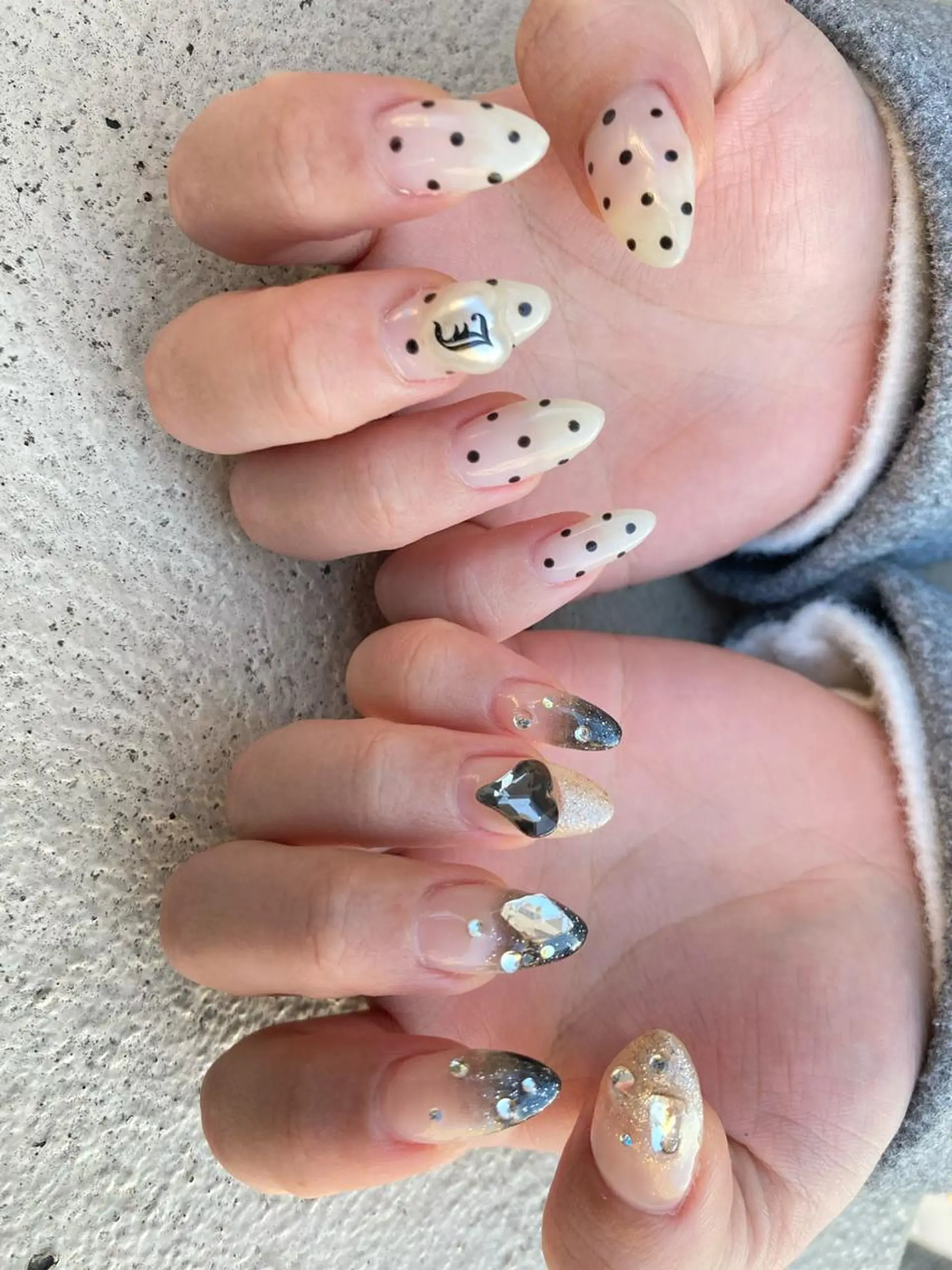 セミロング ネイル ハンドネイル フットネイル ✴︎ Delightのネイルデザイン