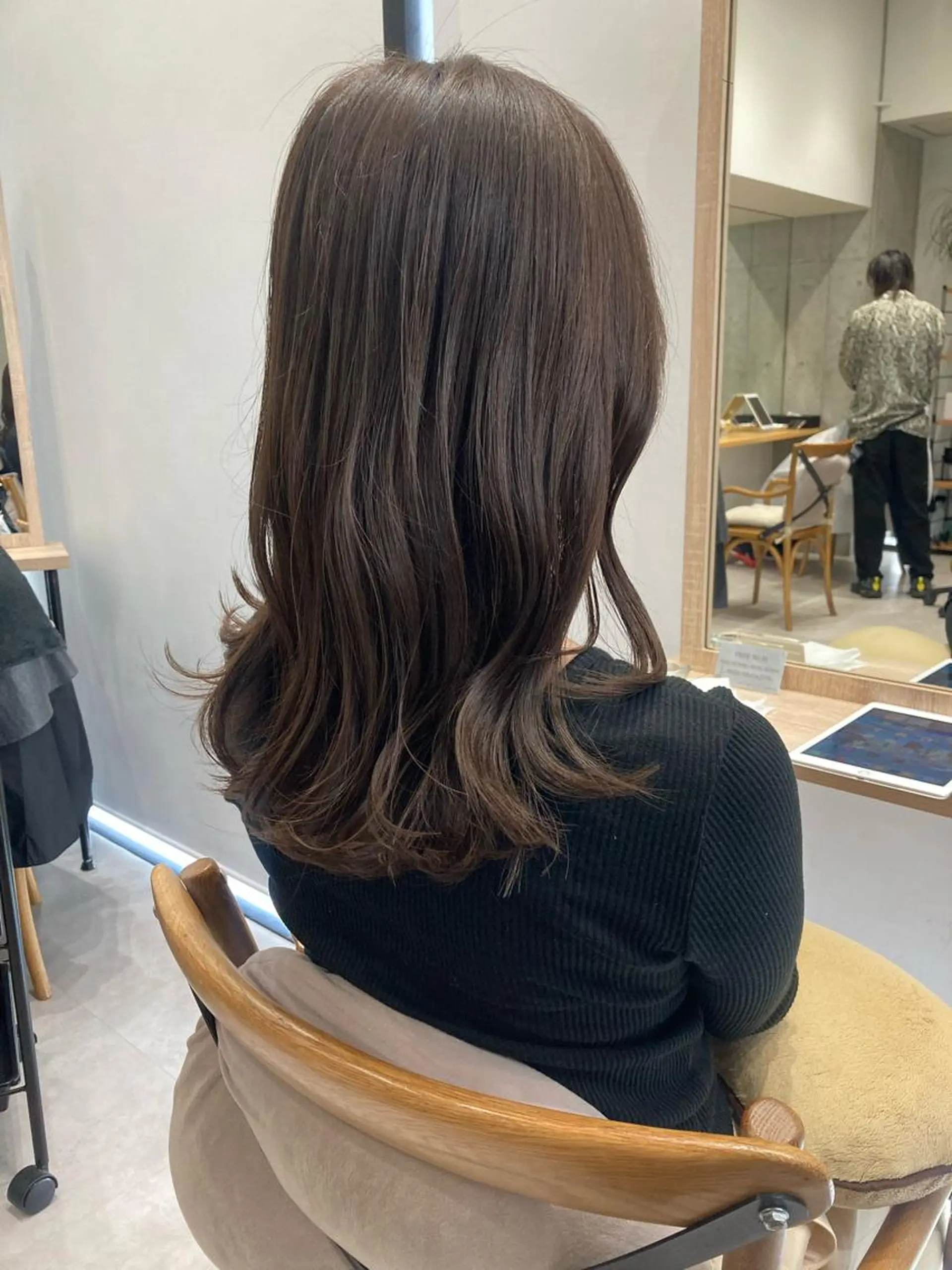 セミロング ヘアカラー トリートメント ✨色持ちの良い艶 カラー✨蟹江真世のヘアスタイル
