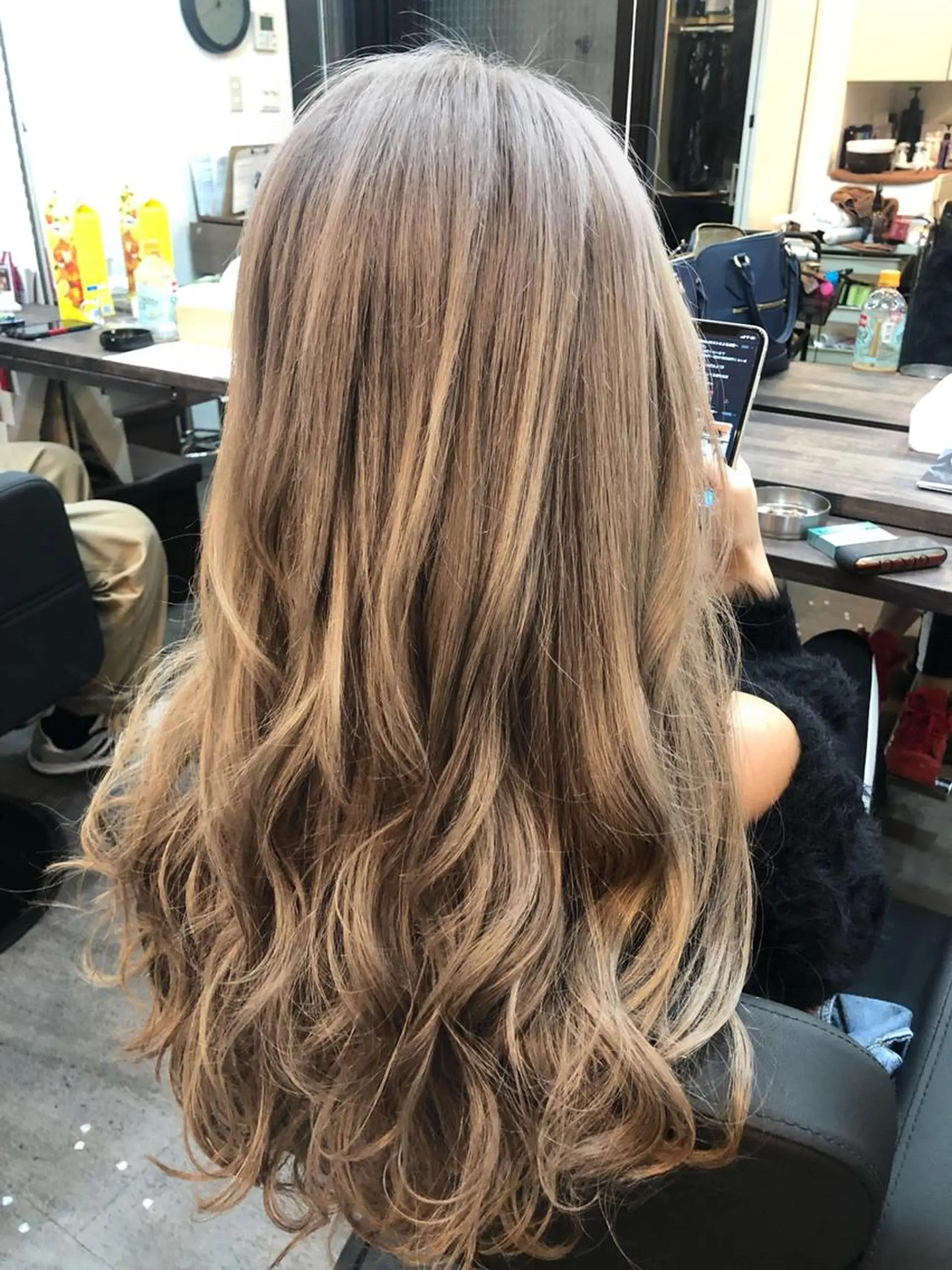 セミロング ヘアカラー エクステ LANI OOSAKAのヘアスタイル