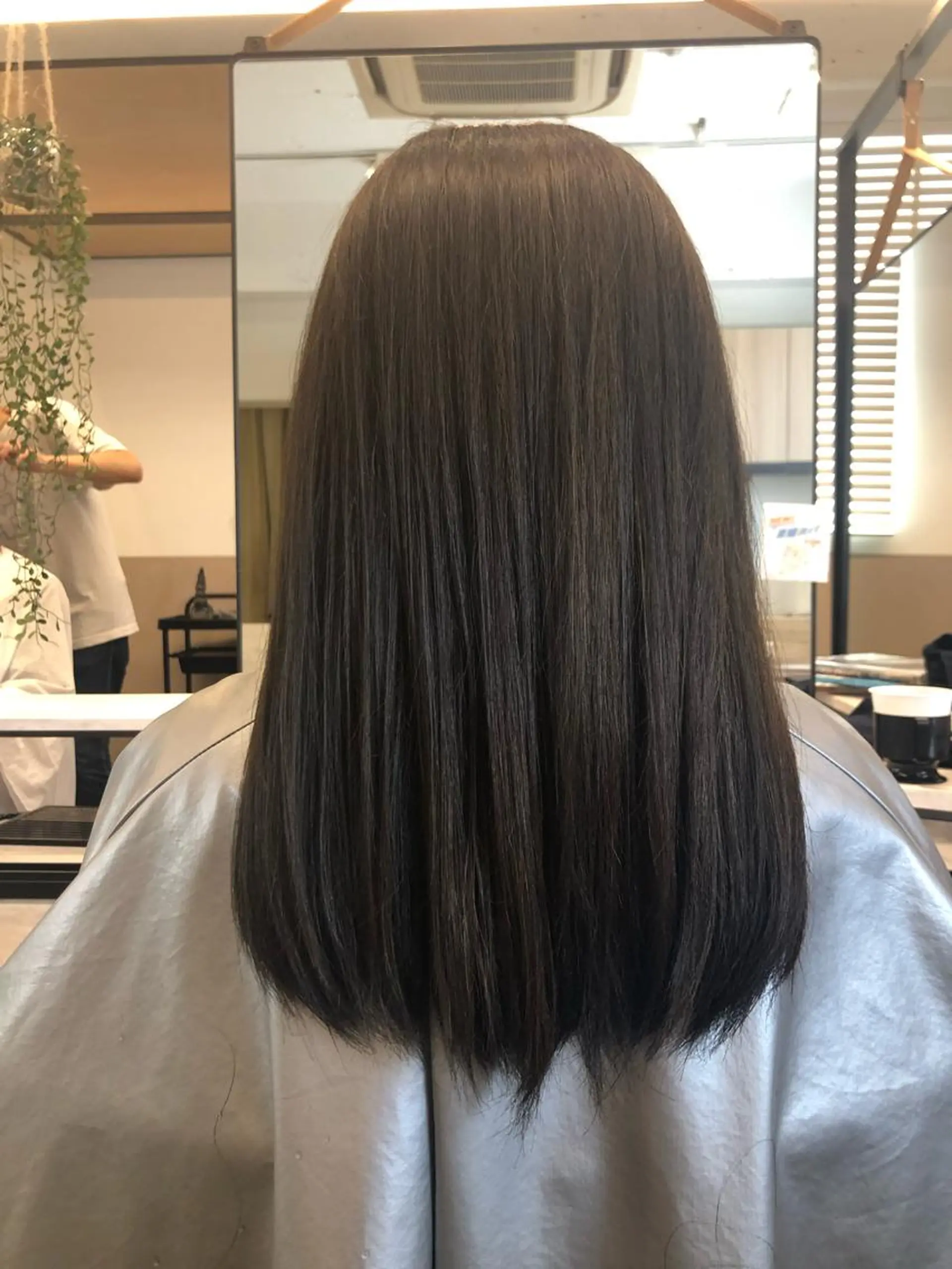 カラー アッシュ アッシュグレー 一ノ瀬 理子のヘアスタイル