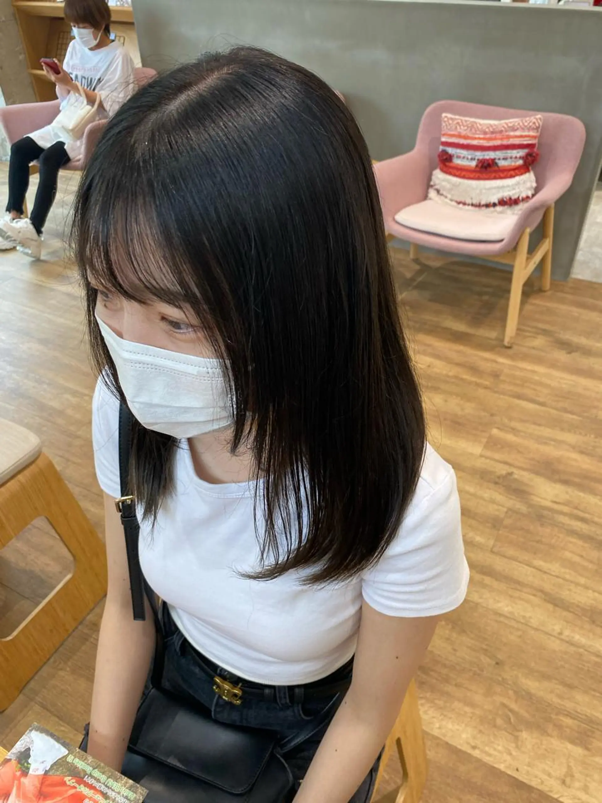 セミロング カラー 藤野 凪沙のヘアスタイル