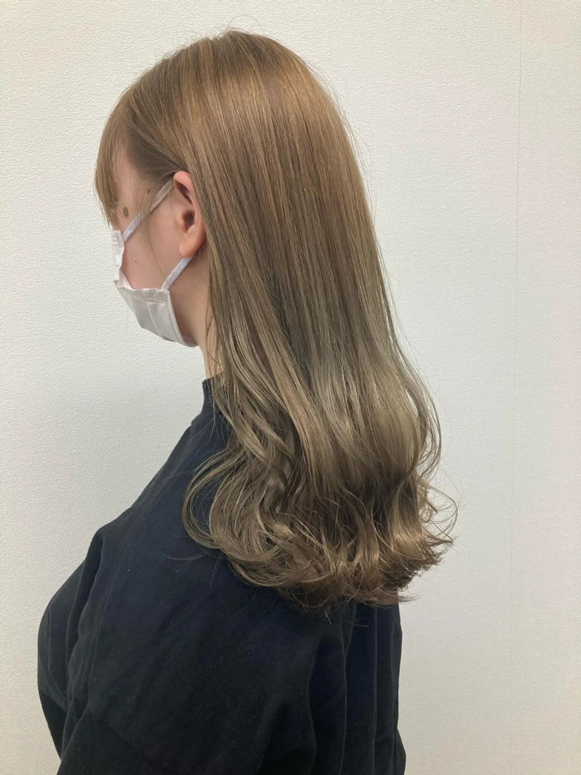 セミロング カラー ベージュカラー フォギーベージュ グラデーションカラー ヘアカラー 髪質改善/痛ませ ないカラー/西村航大のヘアスタイル