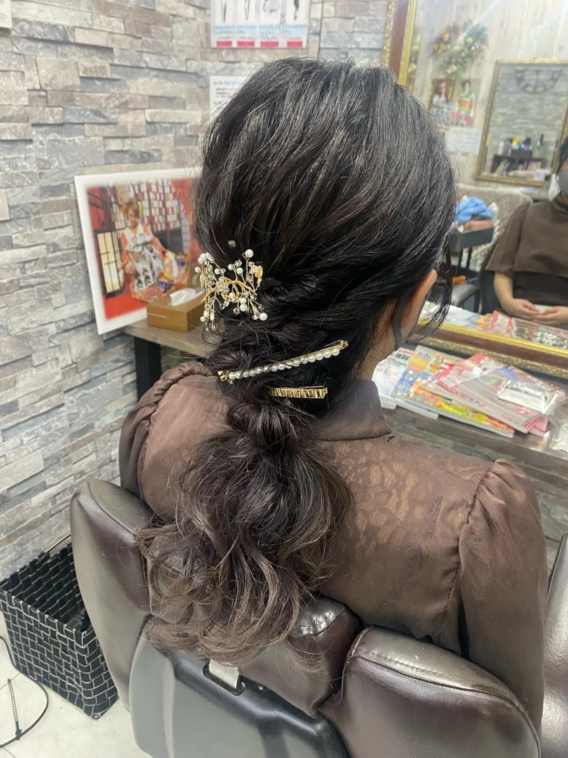 セミロング ヘアセット 土屋朱理/ ハイトーンカラーのヘアスタイル