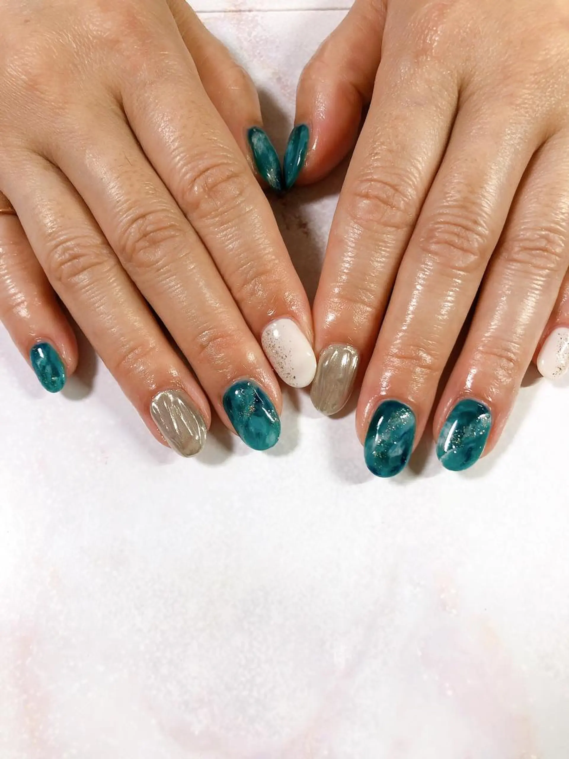 ネイル グリーン 大理石ネイル(マーブル) ミラーネイル 夏ネイル kiki nail 二子玉川のネイルデザイン