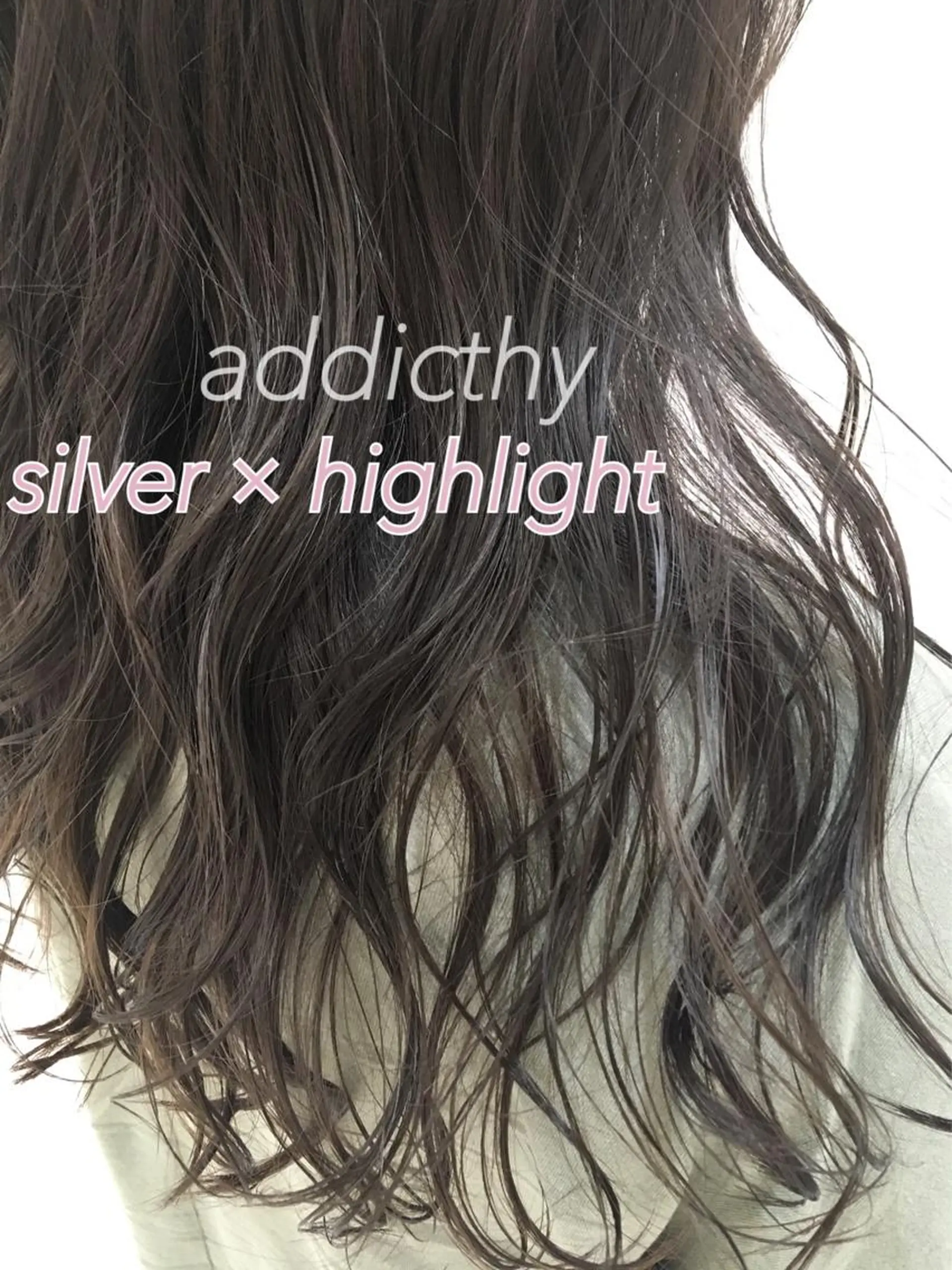ロング カラー アディクシーカラー ブリーチ ハイライトカラー シルバー ハイライト ヘアカラー トリートメント 斉藤 貴也のヘアスタイル