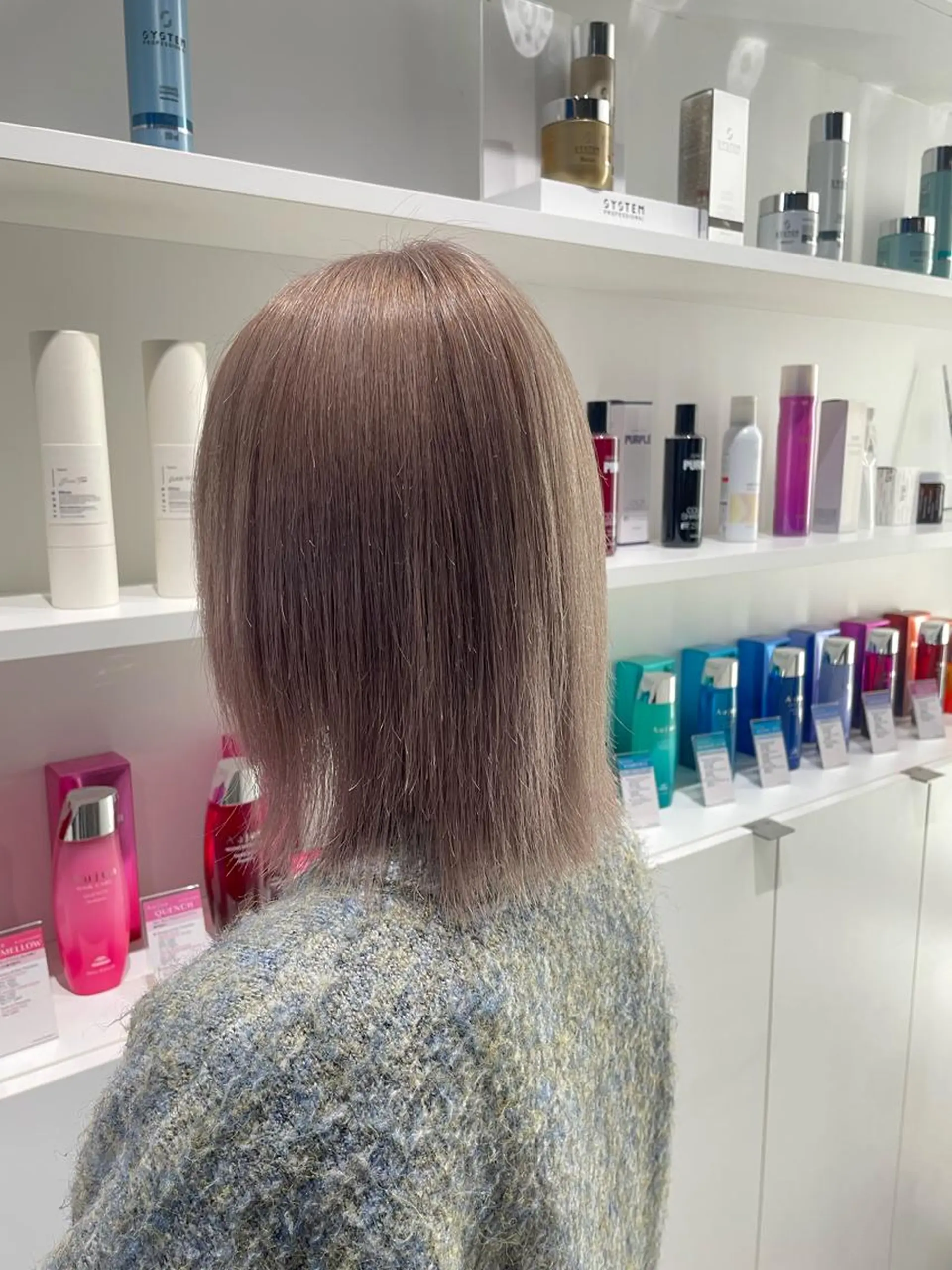 ショート カラー カット ヘアカラー トリートメント 美髪矯正/ハイトーン 🪸🩰ヒナコのヘアスタイル