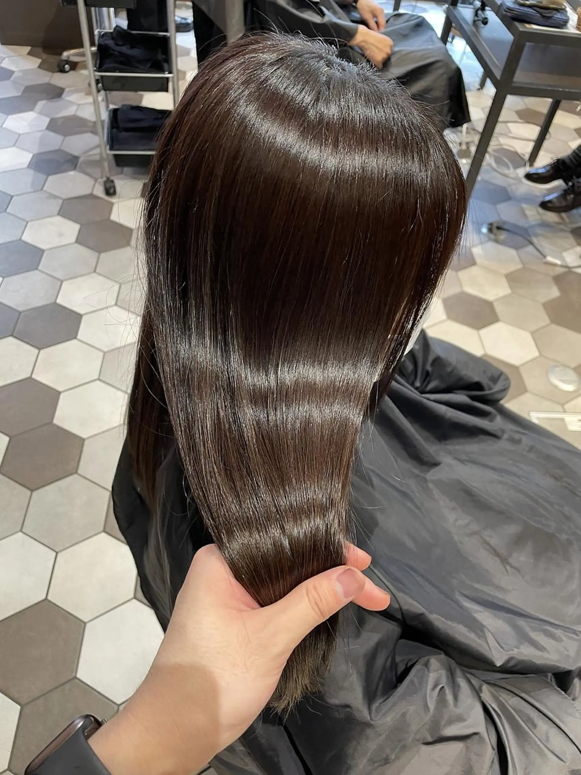 ロング カラー ヘアアレンジ アッシュ ミストバング ベージュカラー 黒髪 ブリーチ カット 縮毛矯正 トリートメント maoブリーチ無し 似合わせカラーのヘアスタイル
