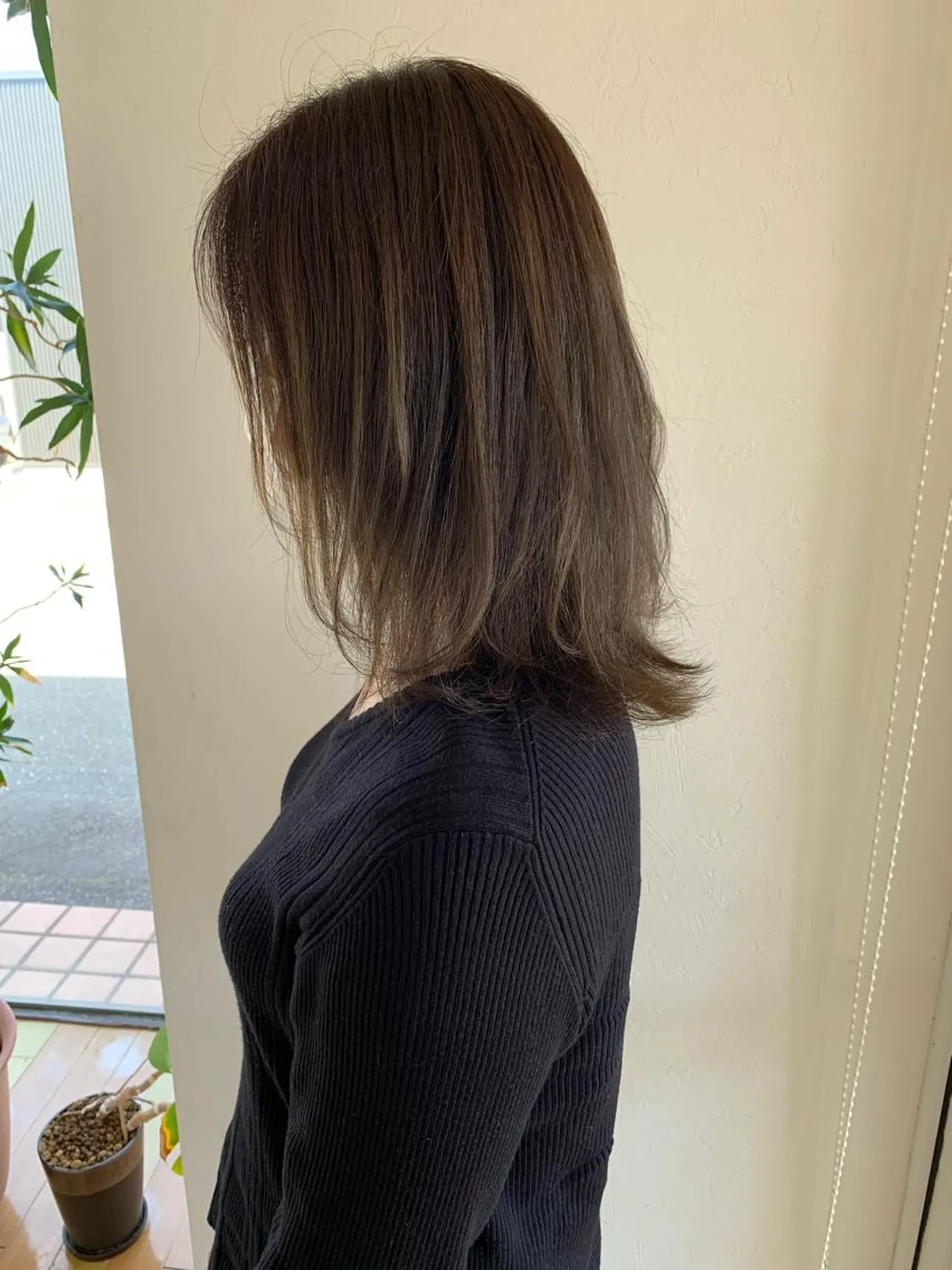 ミディアム 柴田 結衣のヘアスタイル