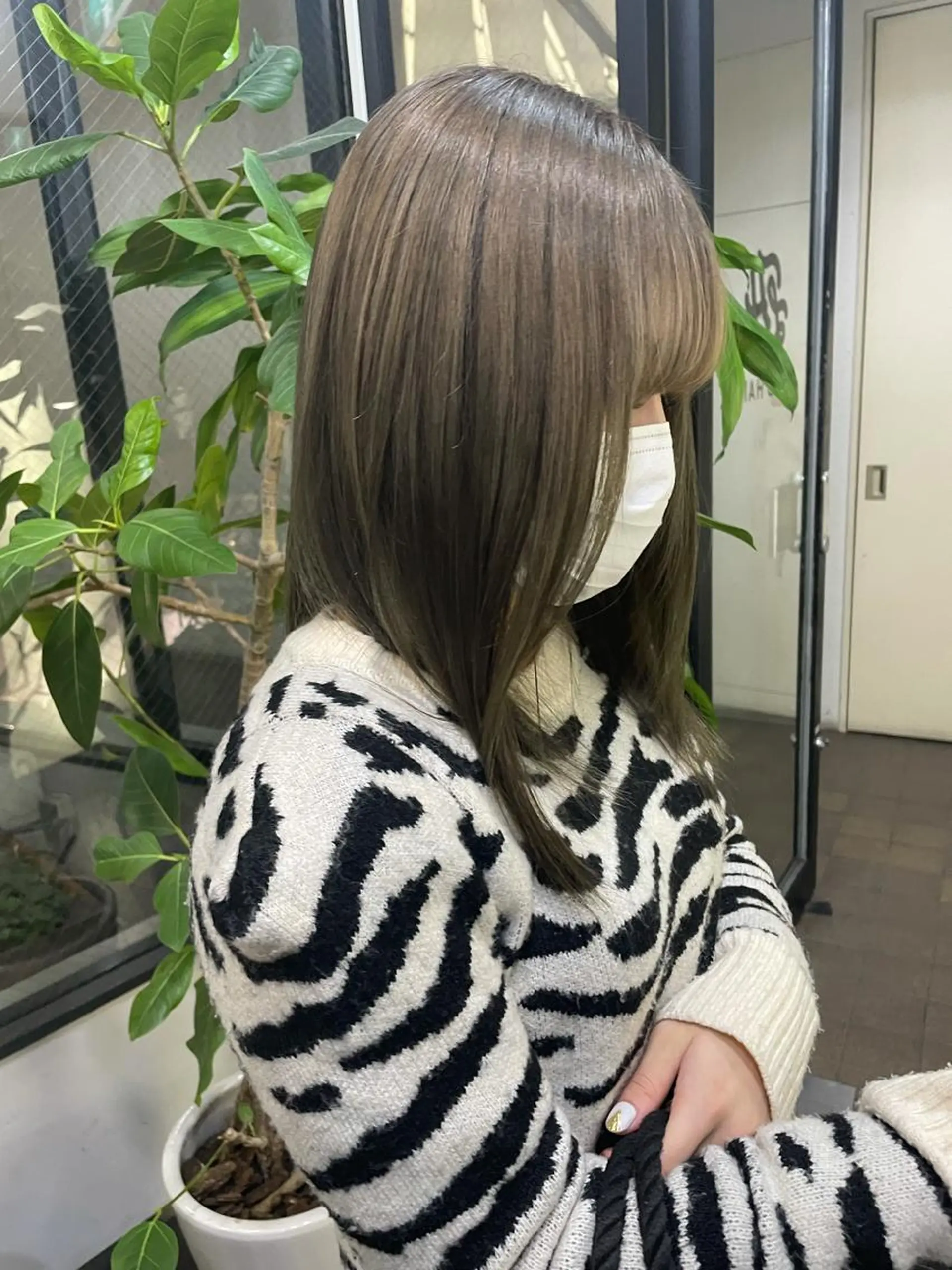 セミロング アッシュ クスカワ ノリエのヘアスタイル