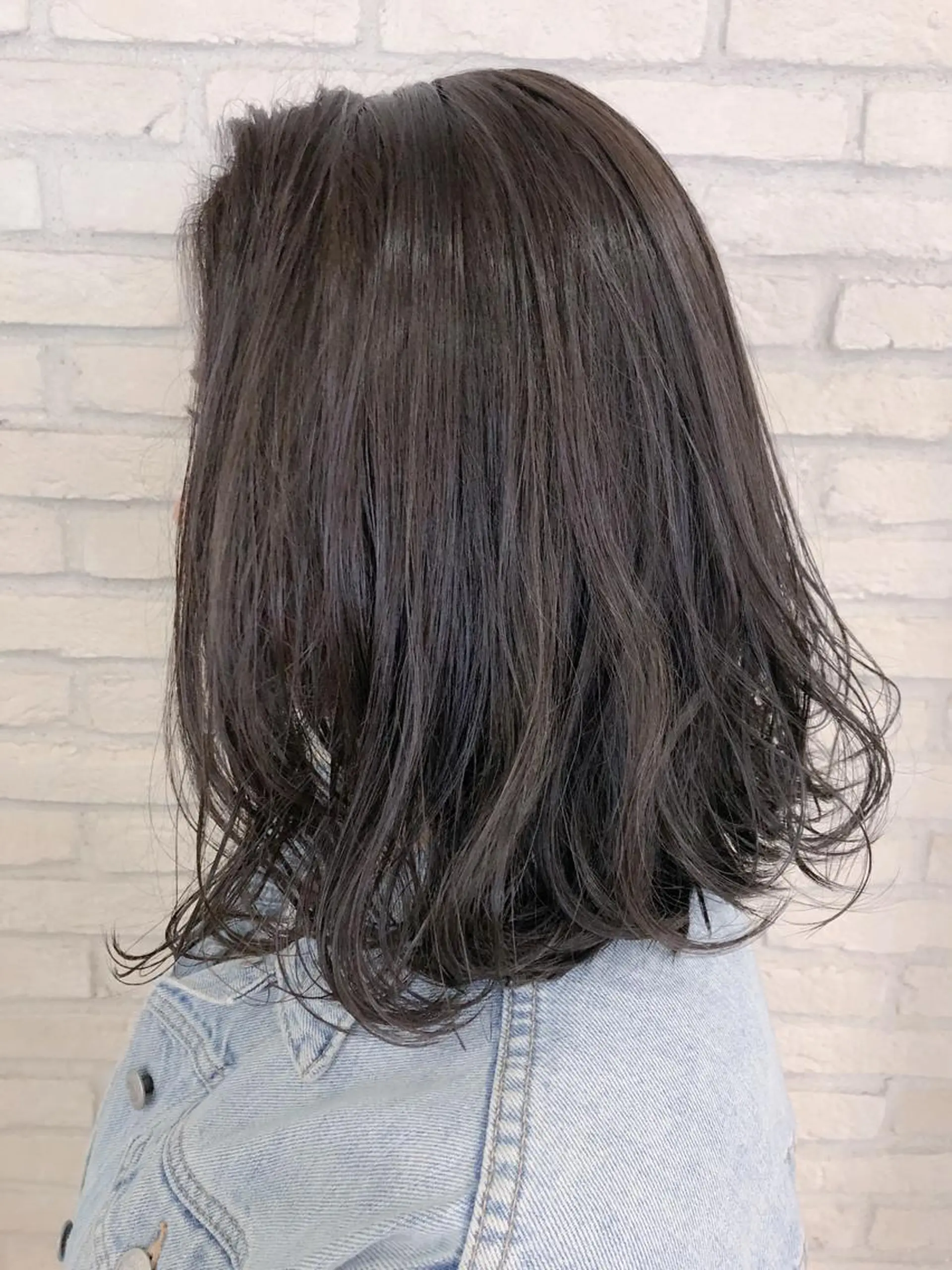 ミディアム カラー ダークグレー ハイライトカラー ハイライト HAUS 片山みほのヘアスタイル