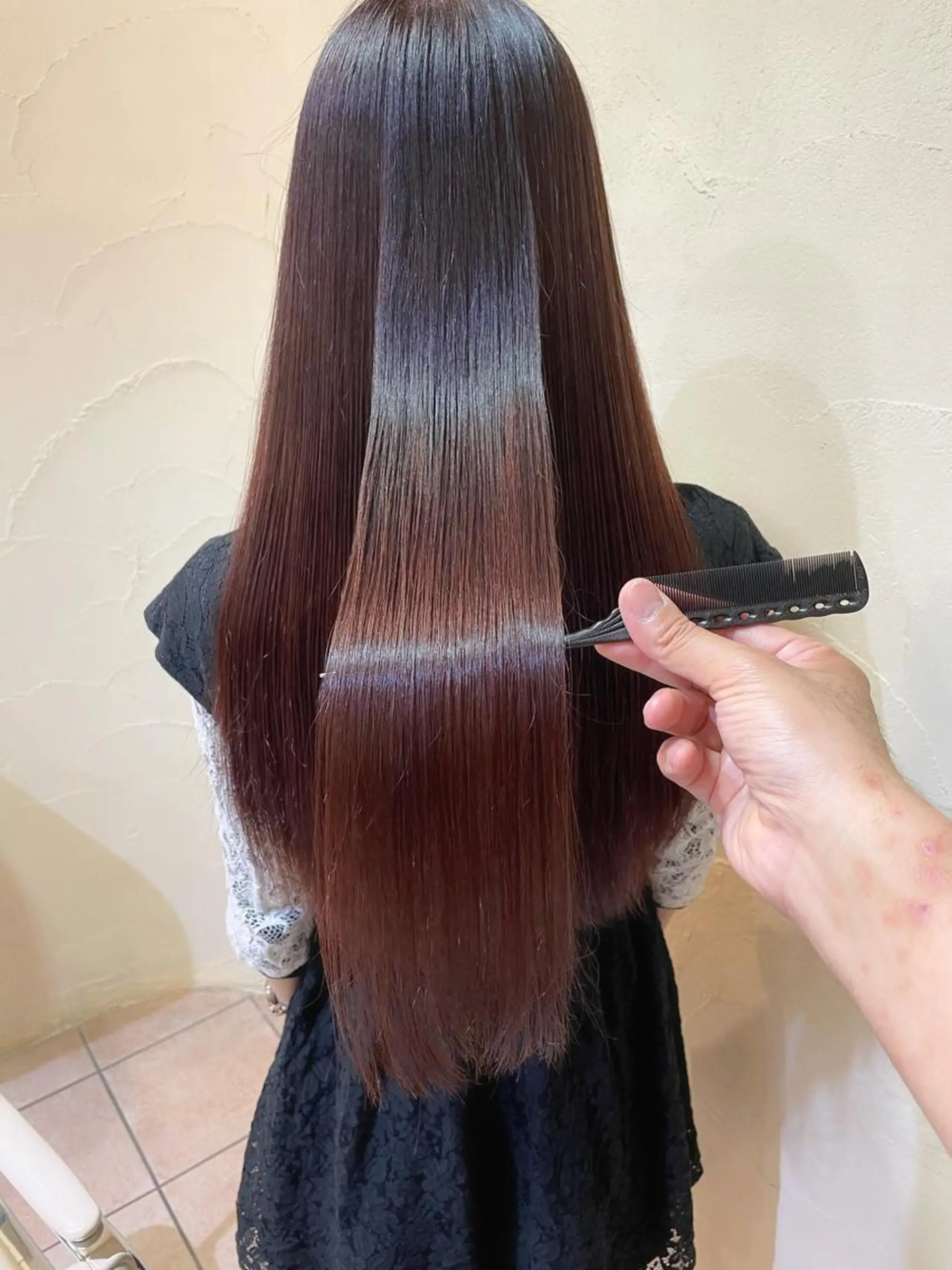 セミロング パーマ くせ毛 髪質改善 縮毛矯正 トリートメント トリートメント 秋山 幸太のヘアスタイル