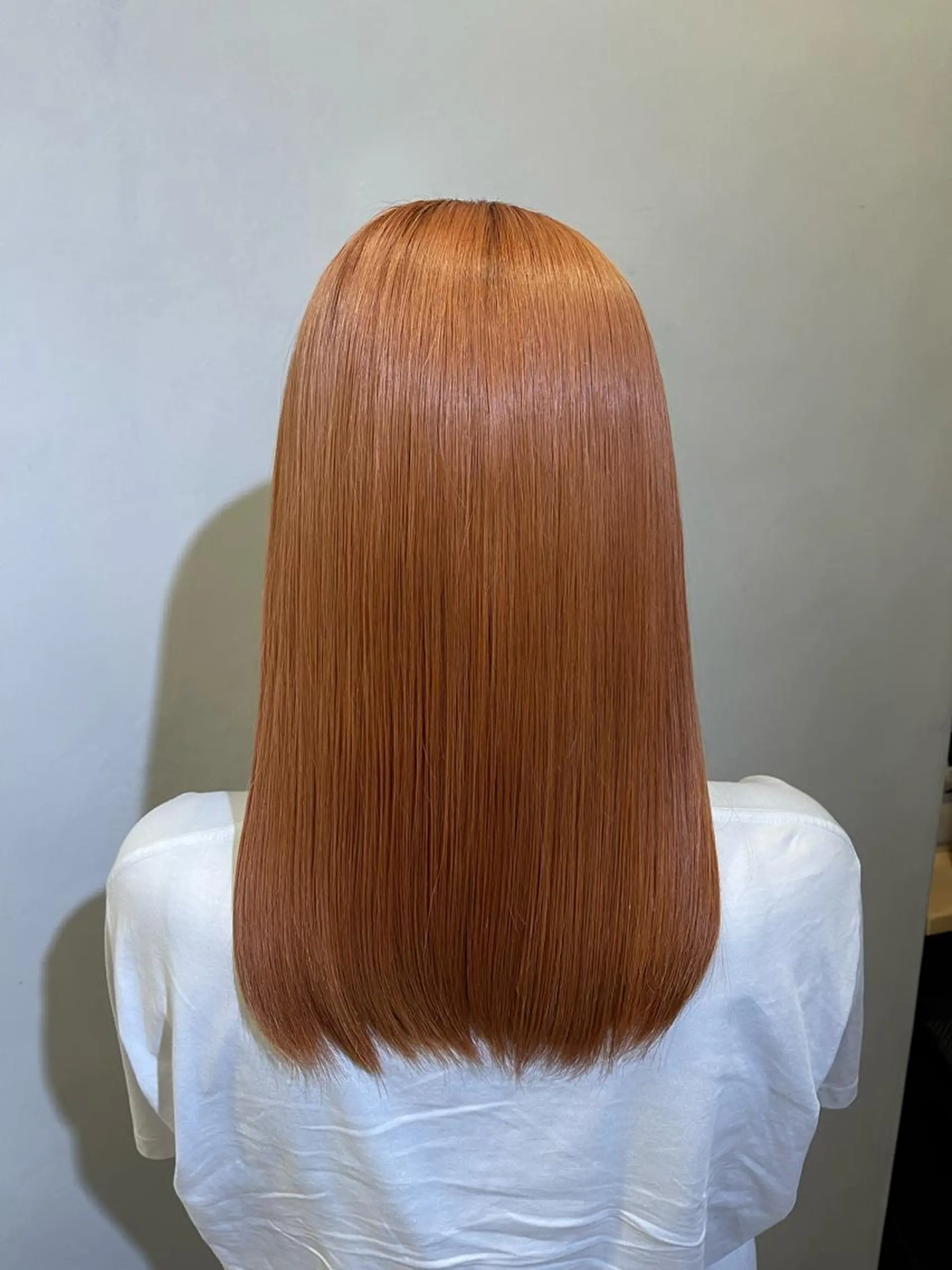 セミロング カラー オレンジ Iz所属・マスダ ヤスノリのヘアスタイル