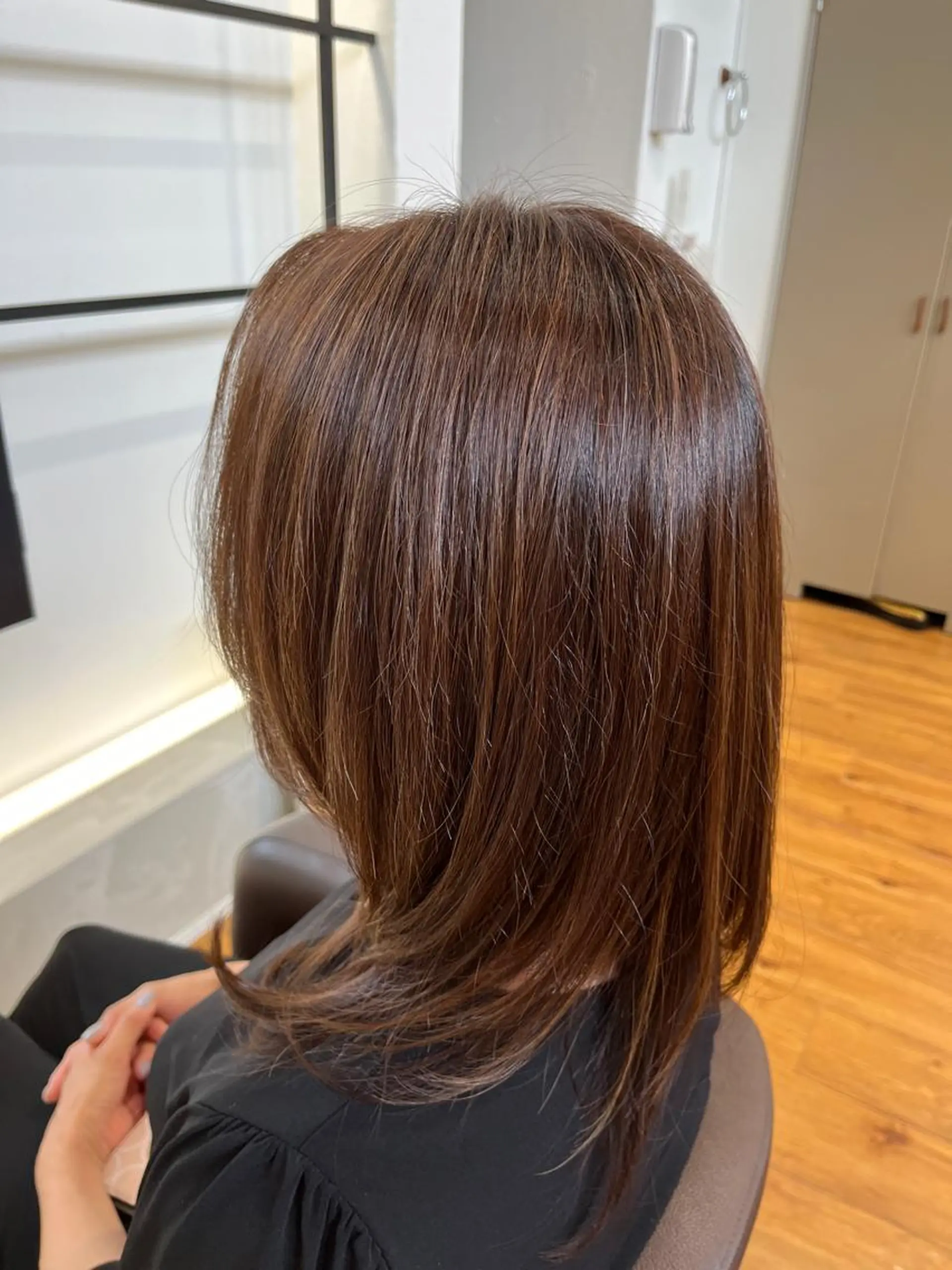 セミロング カラー ハイライトカラー ハイライト カット ヘアカラー トリートメント オギソ タカシのヘアスタイル