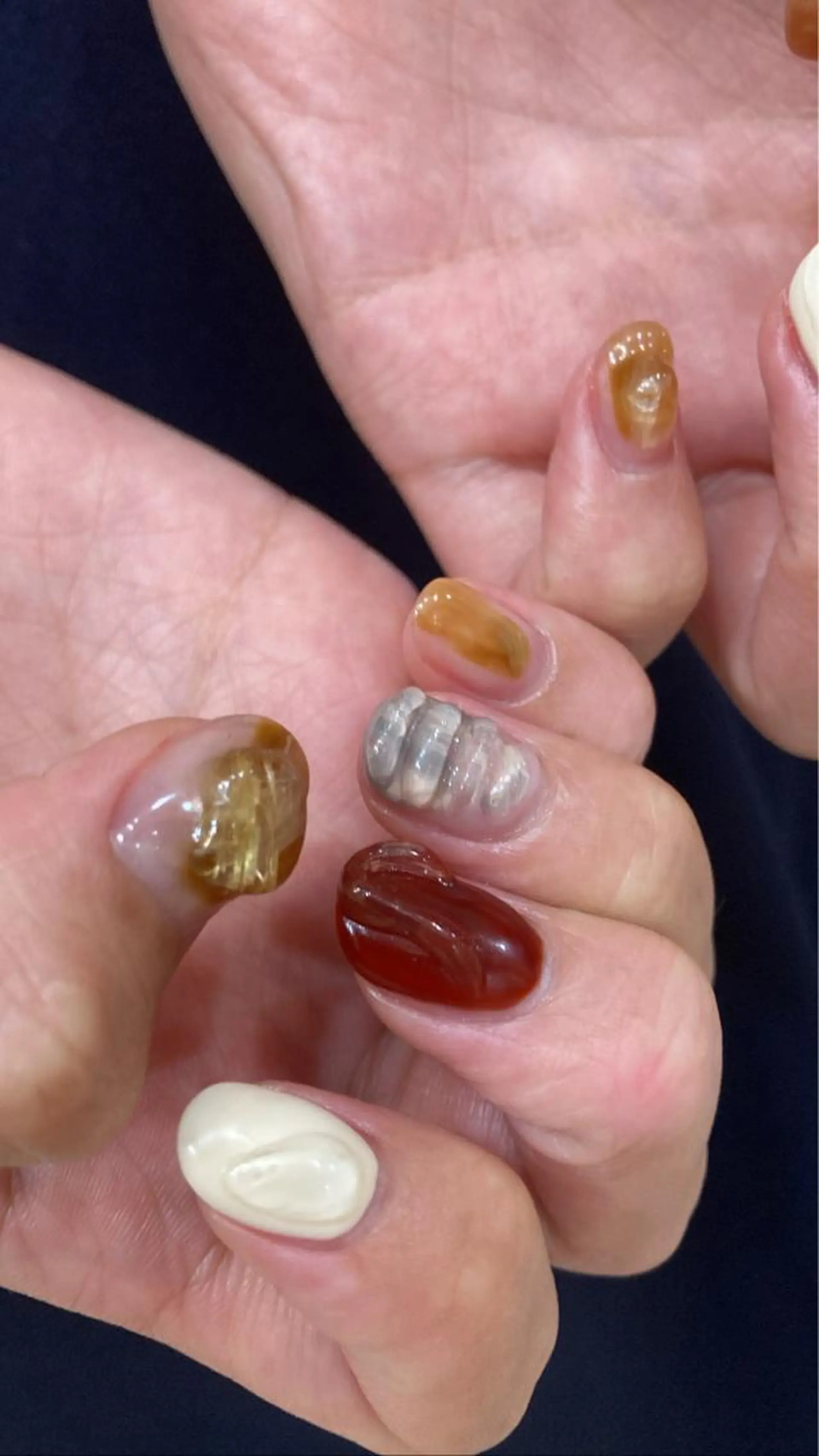 ネイル nailsalon　hue所属・小山 羽奈のネイルデザイン