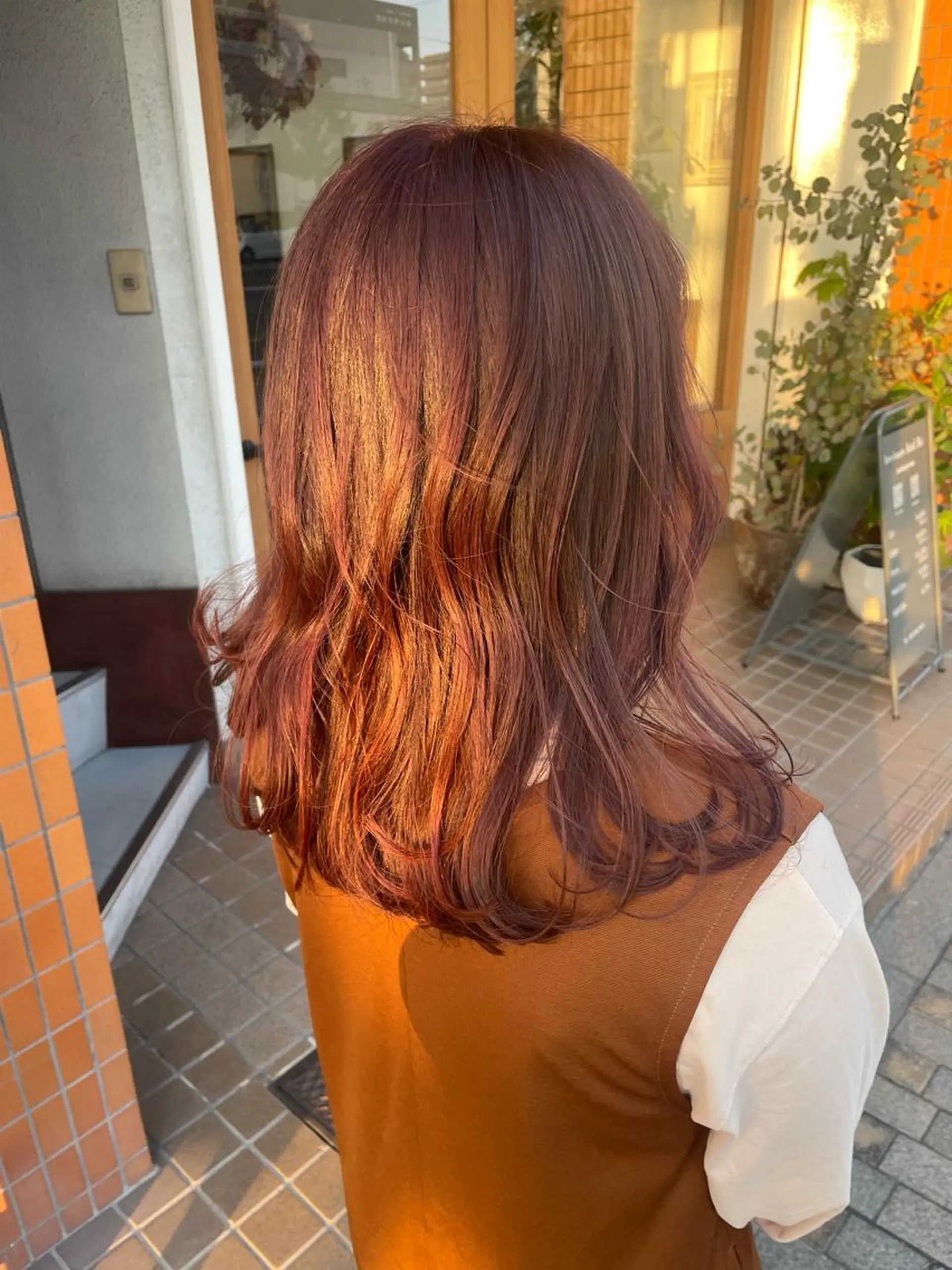 セミロング カラー カシス Era Hatsuneのヘアスタイル