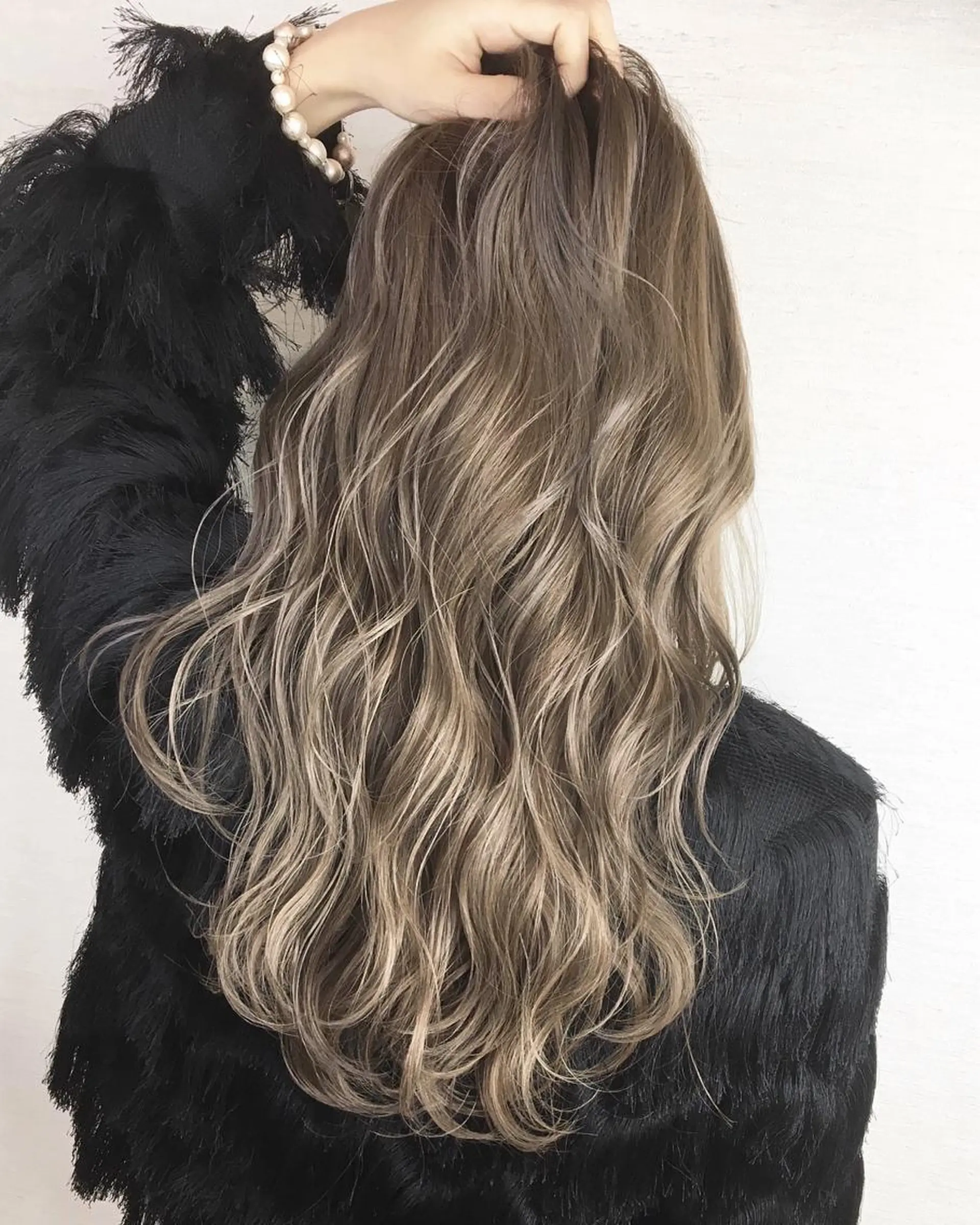 ロング ブリーチなしダブル/ レイヤーカット 小棹のヘアスタイル