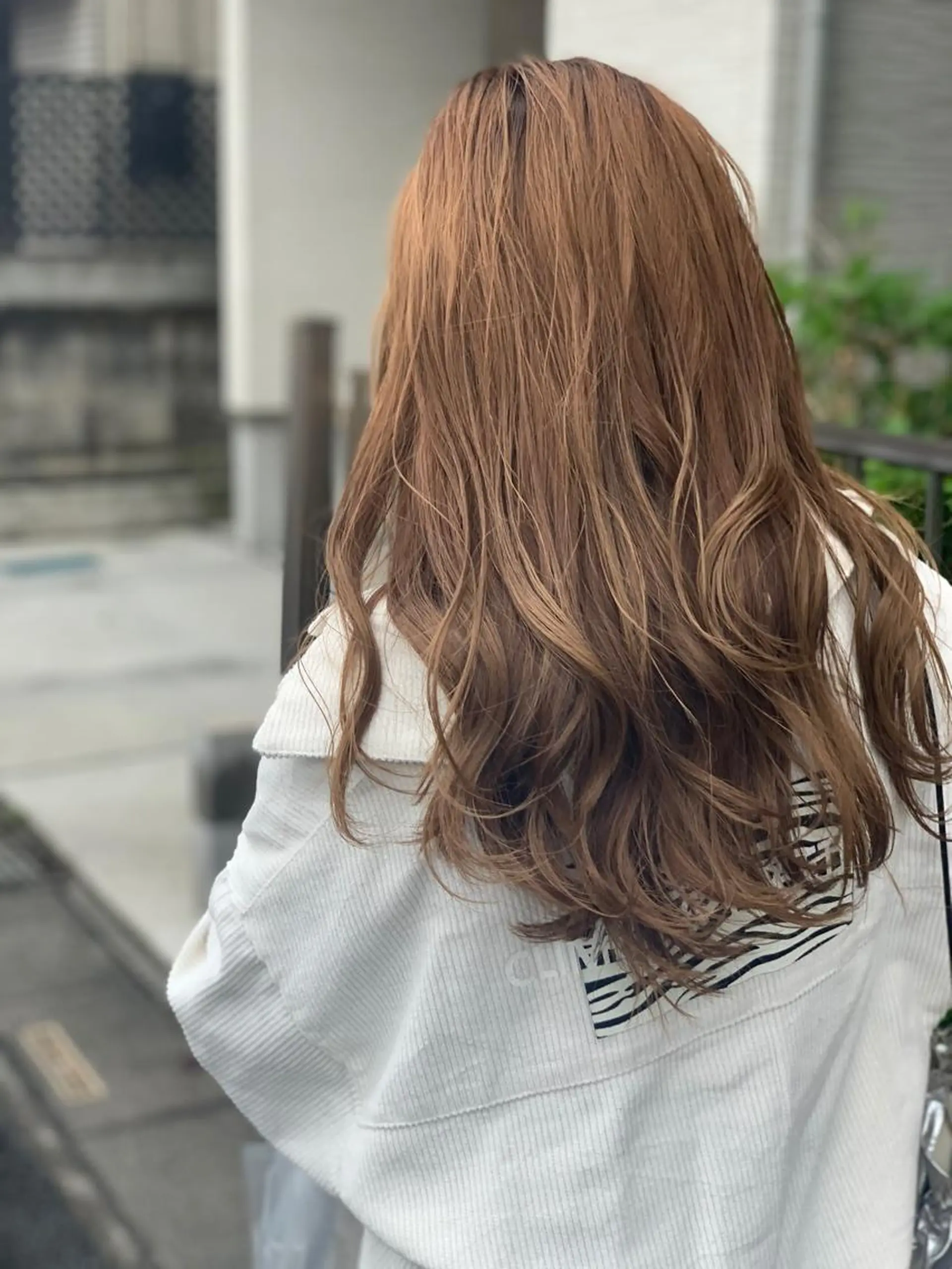 ロング カラー ベージュカラー ブリーチ ミルクティーベージュ ブリーチなしカラー カット ヘアカラー Wataru 髪質改善カラー💎のヘアスタイル