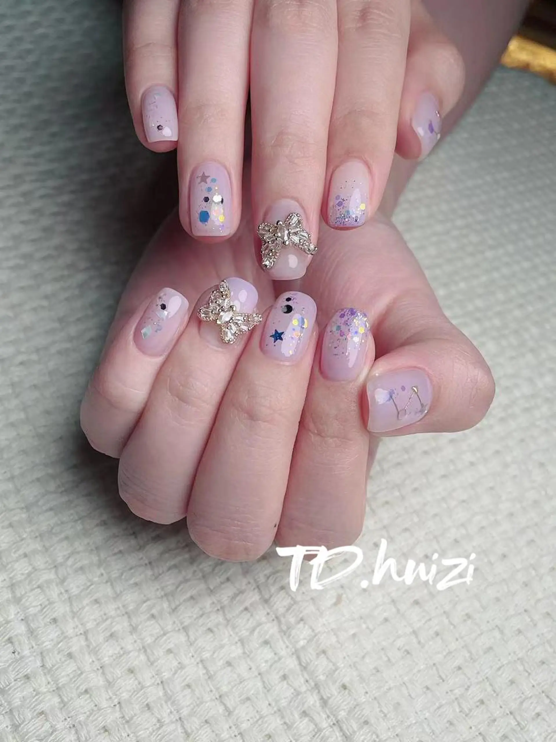 ミディアム めぐみのネイルサロン 惠のネイルデザイン