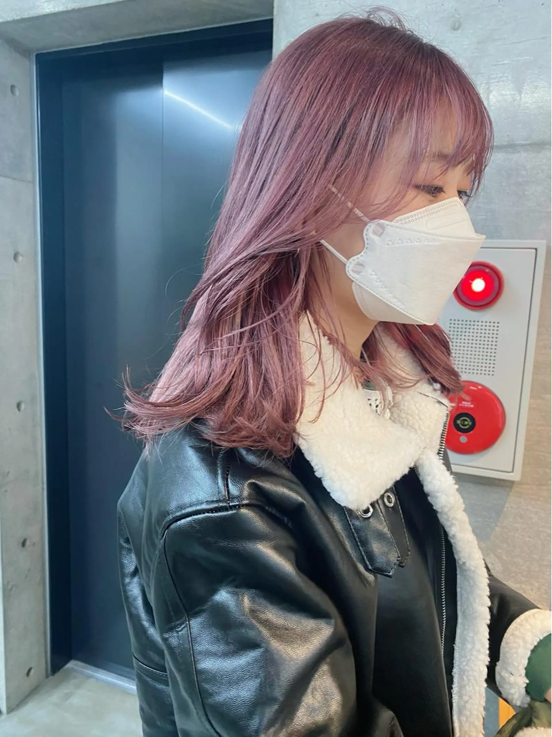 セミロング カラー ヘアアレンジ ブリーチ ピンクカラー ピンクパープル パープルカラー カット ヘアカラー トリートメント son hair HIROEのヘアスタイル