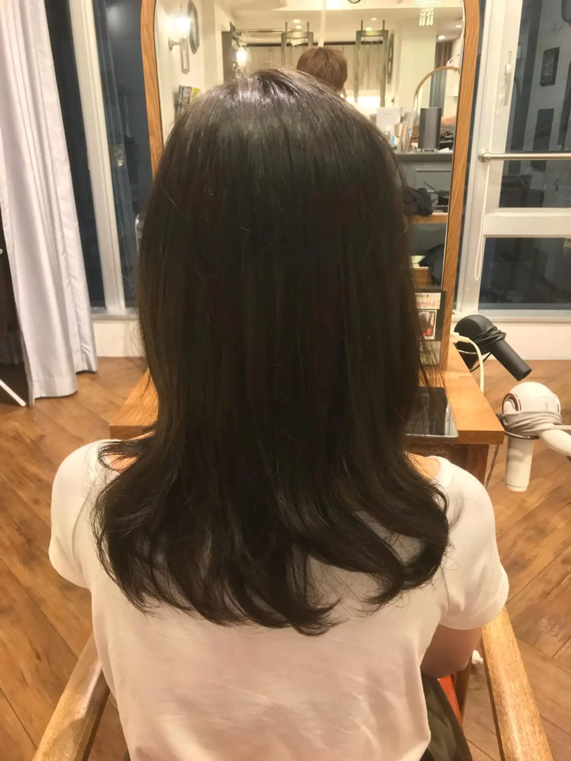 セミロング カラー THREE byKEEPのヘアスタイル