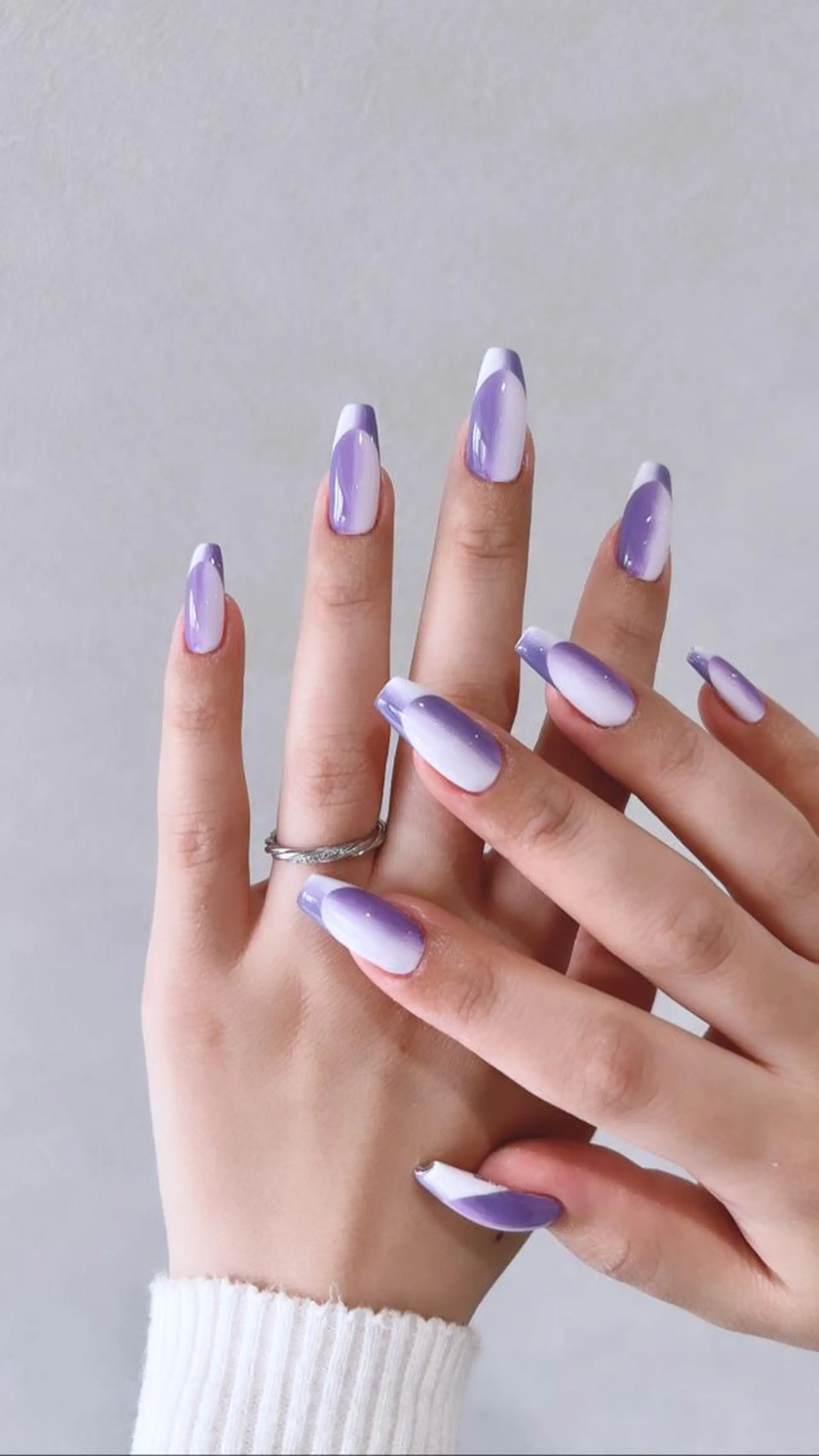 ネイル フットネイル フレンチネイル ジェルネイル ラメ(グリッター) ラメグラデーション ハンドネイル NEO Beauty Salon所属・𝐍𝐄𝐎 𝐉𝐔𝐑𝐈のネイルデザイン