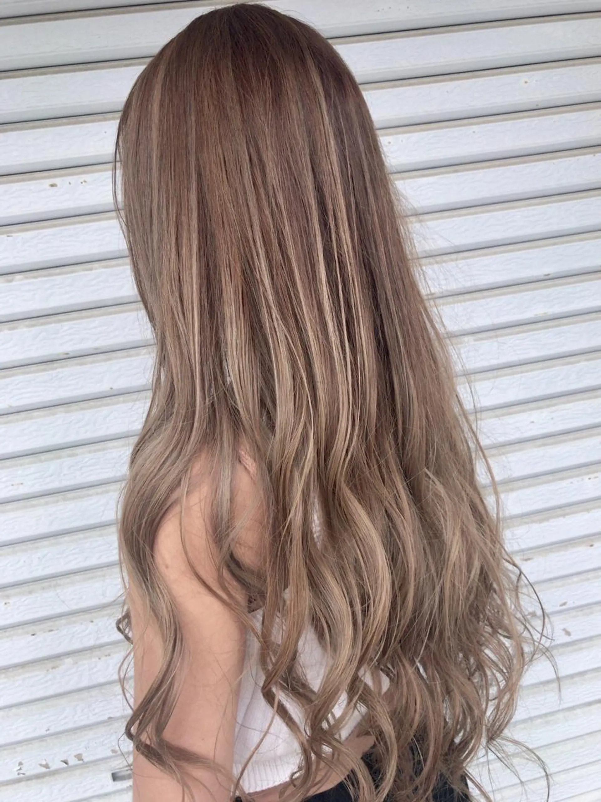 セミロング カラー デザインカラー グレージュ レイヤーカット匠 イソザキノリユキのヘアスタイル