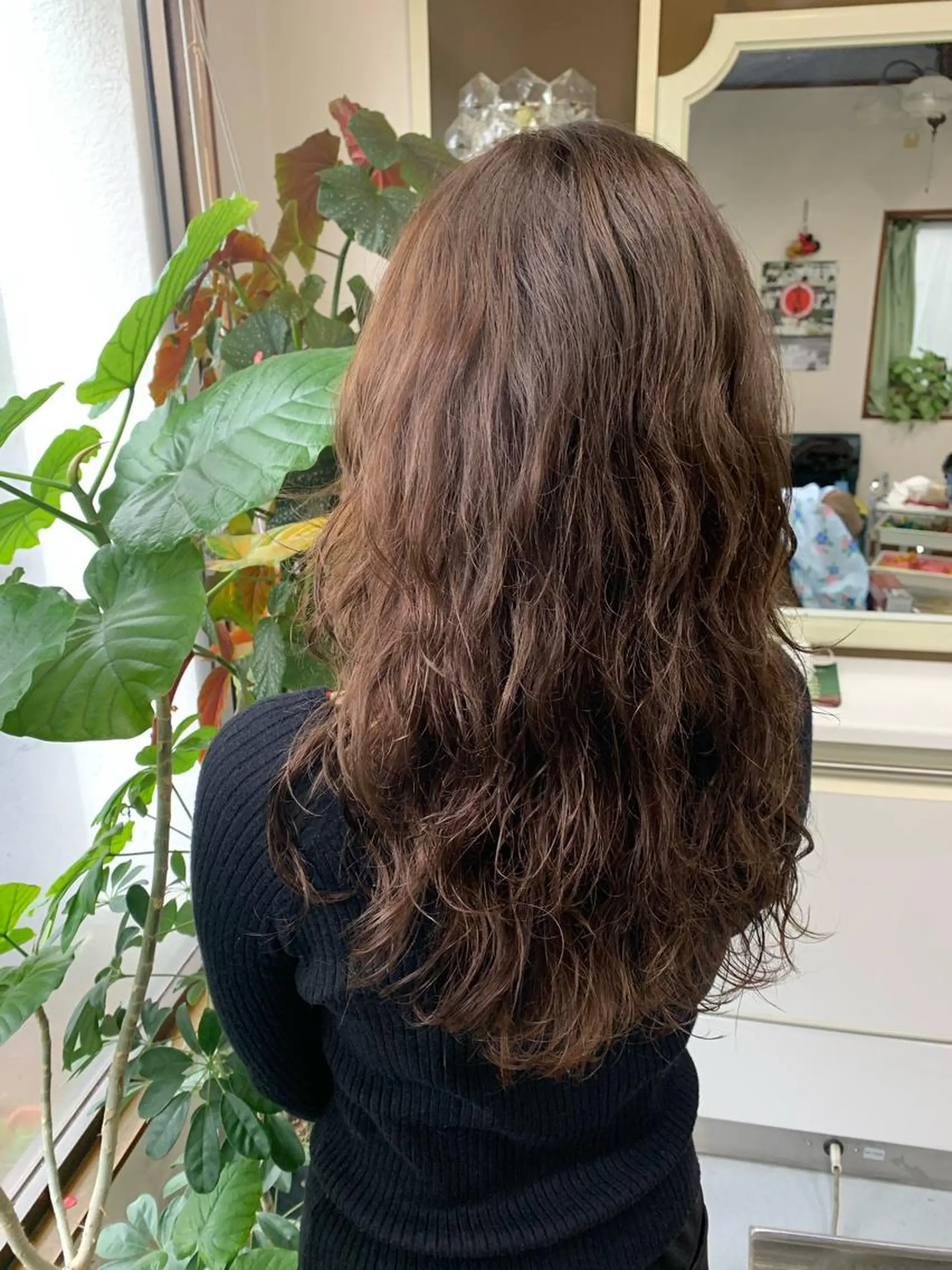 ロング カラー パーマ ブラウンカラー 透明感カラー オレンジ カット パーマ トリートメント ストウ ナナエのヘアスタイル
