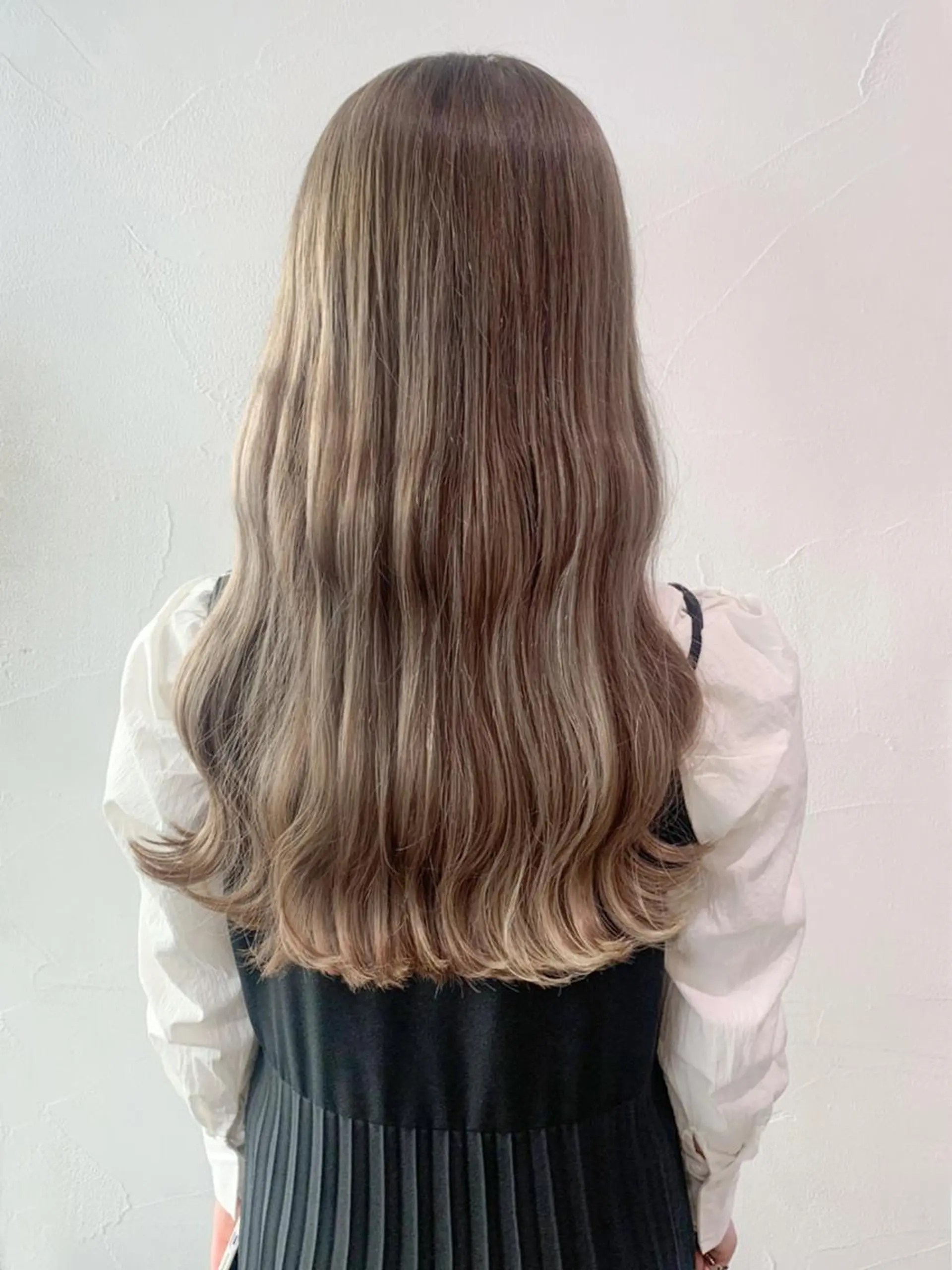 セミロング カラー ベージュカラー ミルクティーベージュ ITbyALBUM 松戸のヘアスタイル