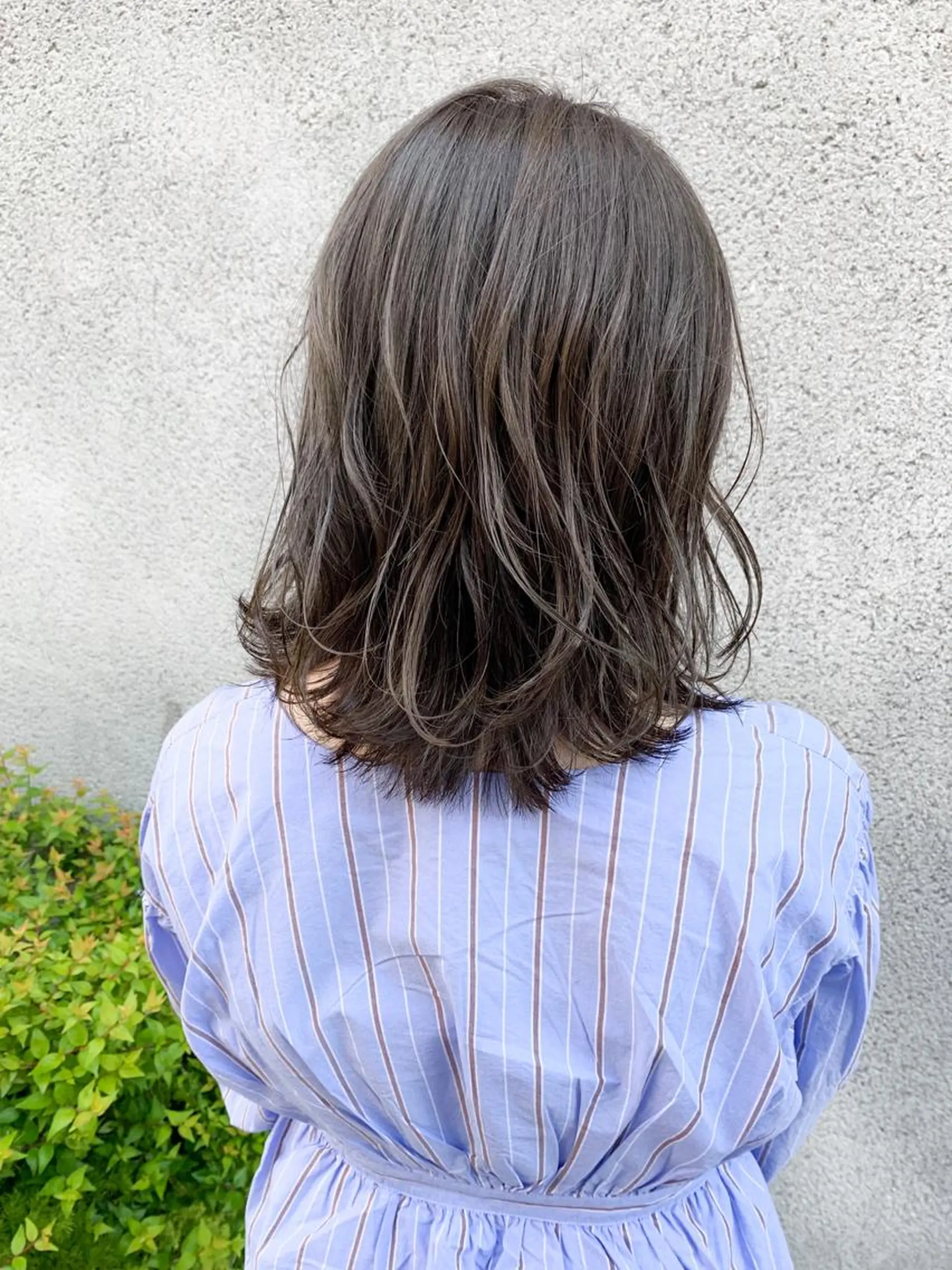 ミディアム カラー パーマ 透明感カラー フォギーグレージュ グレージュ 大人かわいい💍🤍 ボブ/ショートボブのヘアスタイル