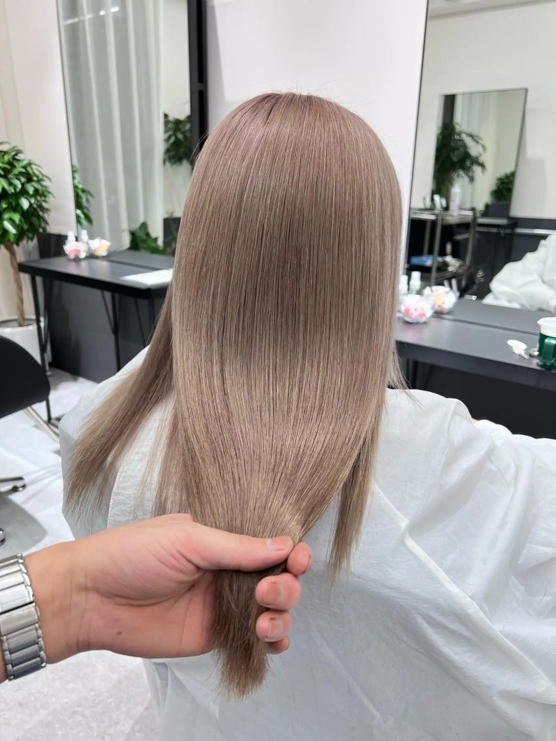 ロング カラー ベージュカラー ミルクティーベージュ CIERA.南船場所属・yuna🧡/心斎橋 ハイトーン/ブリーチのヘアスタイル