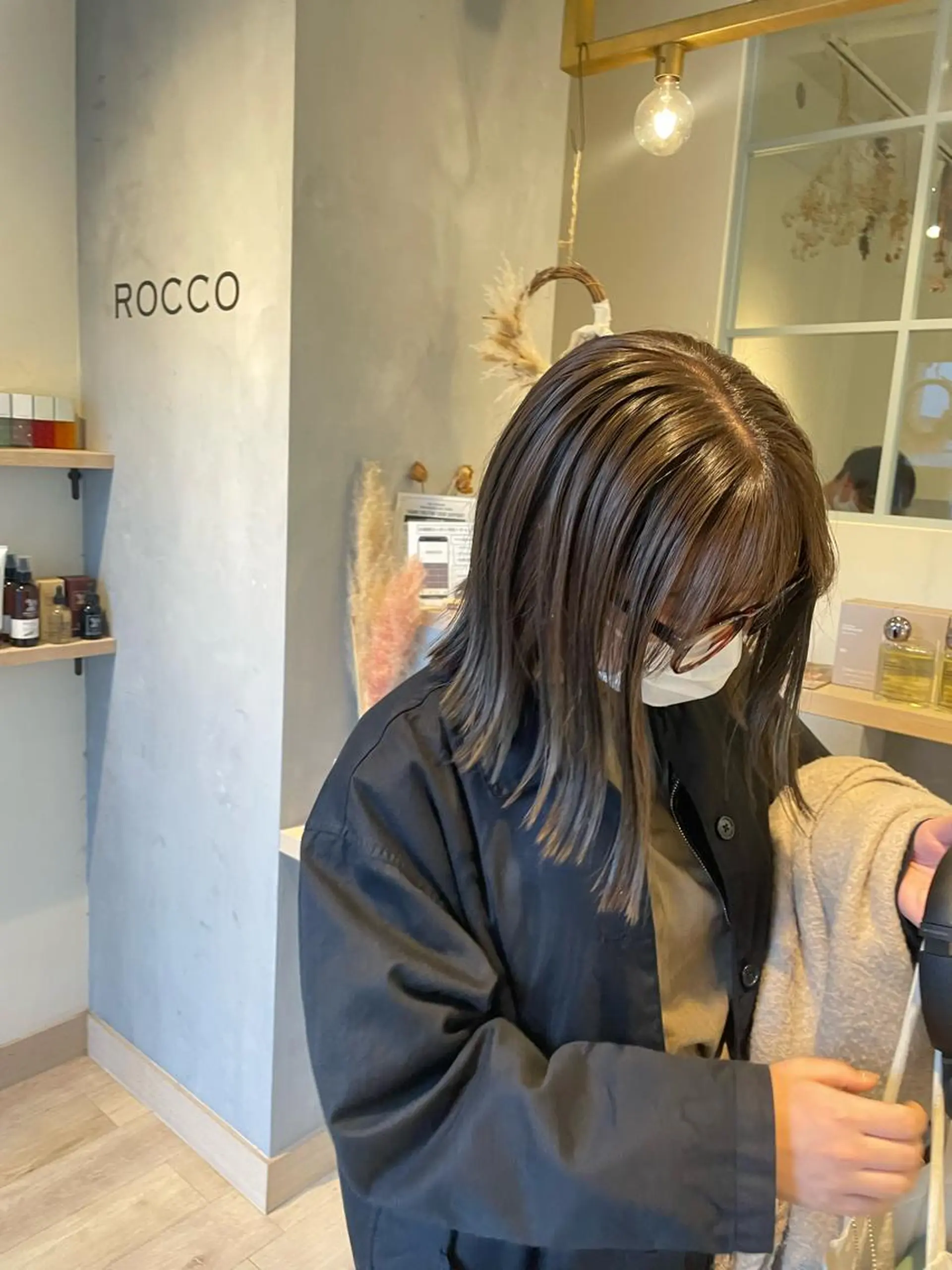 ショート カラー ベージュカラー オリーブベージュ kanami - ROCCO -のヘアスタイル