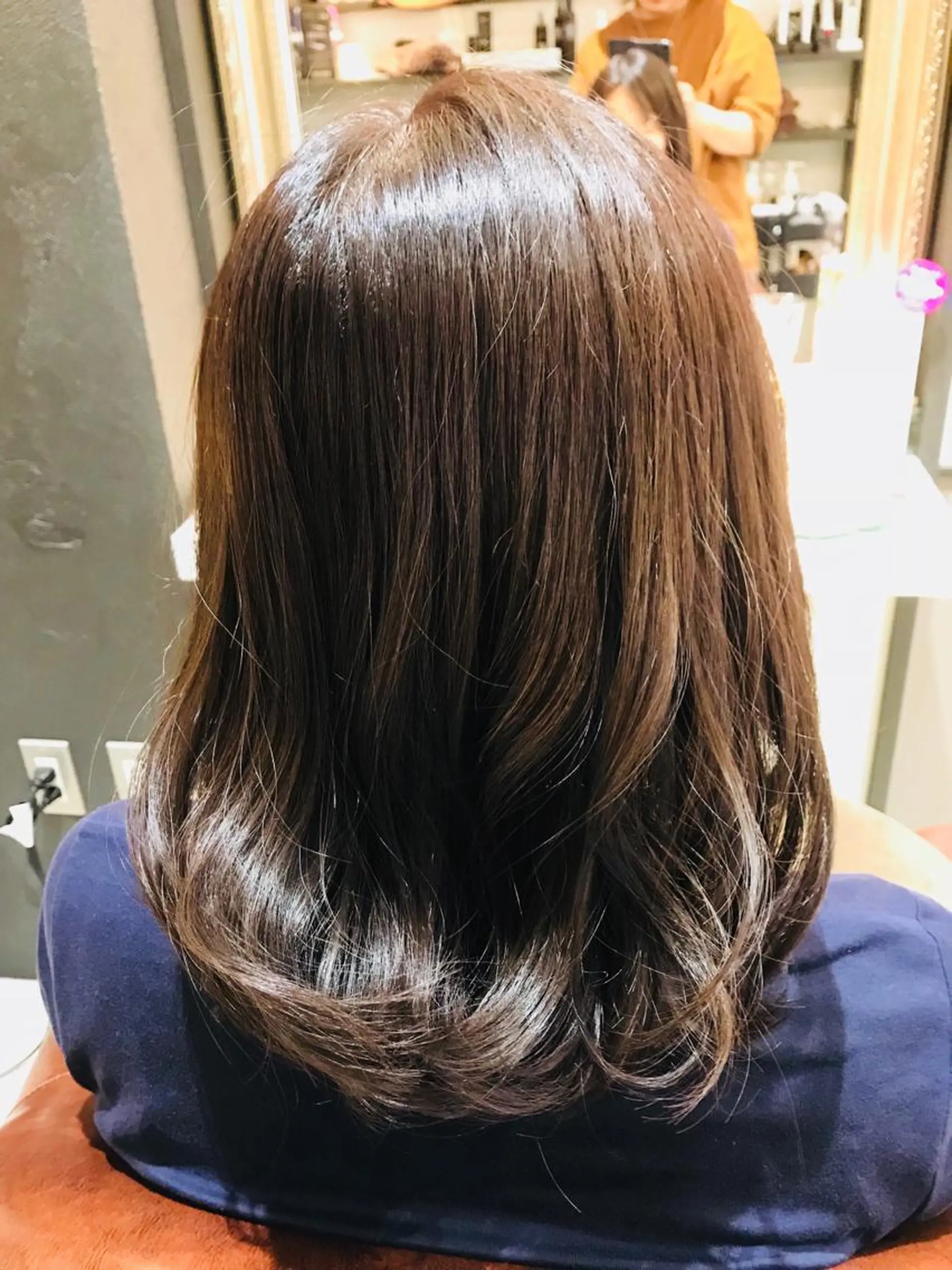 セミロング カット ヘアカラー トリートメント Avery NEWYORK所属・Avery SHINのヘアスタイル