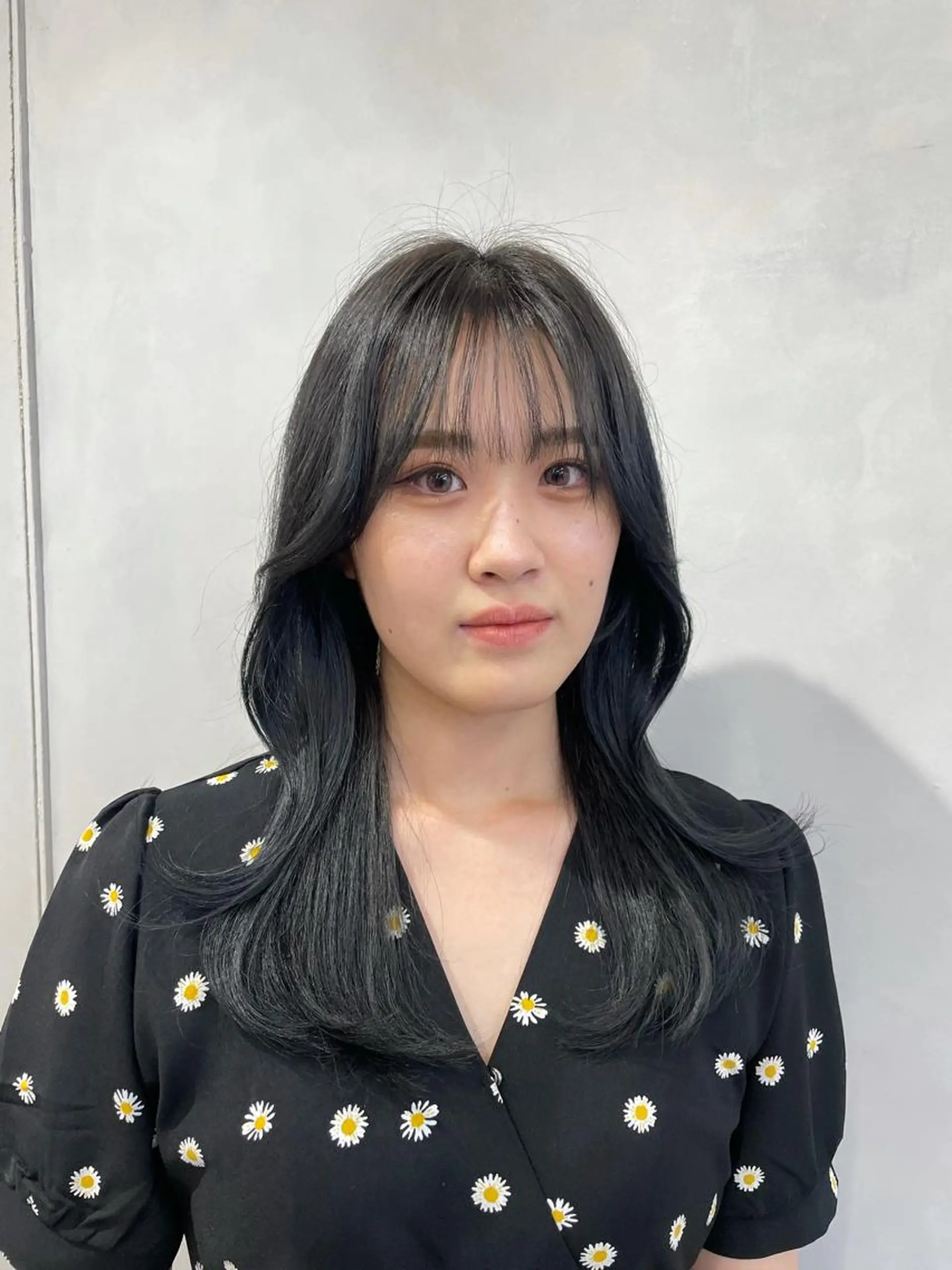 セミロング 顔まわりレイヤー 顔周りカット レイヤーカット カット ❤︎︎韓国ヘア❤︎︎ 𝑺𝒉𝒊𝒉𝒐のヘアスタイル