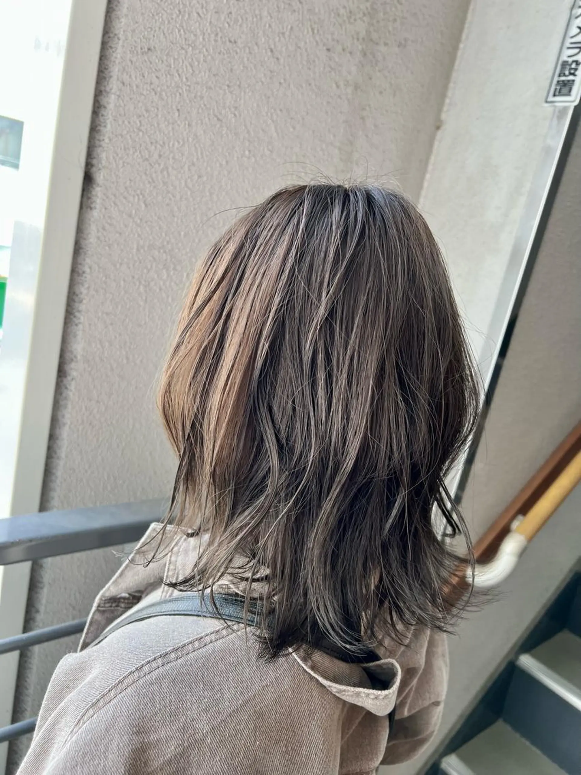 ミディアム カラー ボブ 外ハネヘア カット ヘアカラー トリートメント Kazu .Kのヘアスタイル