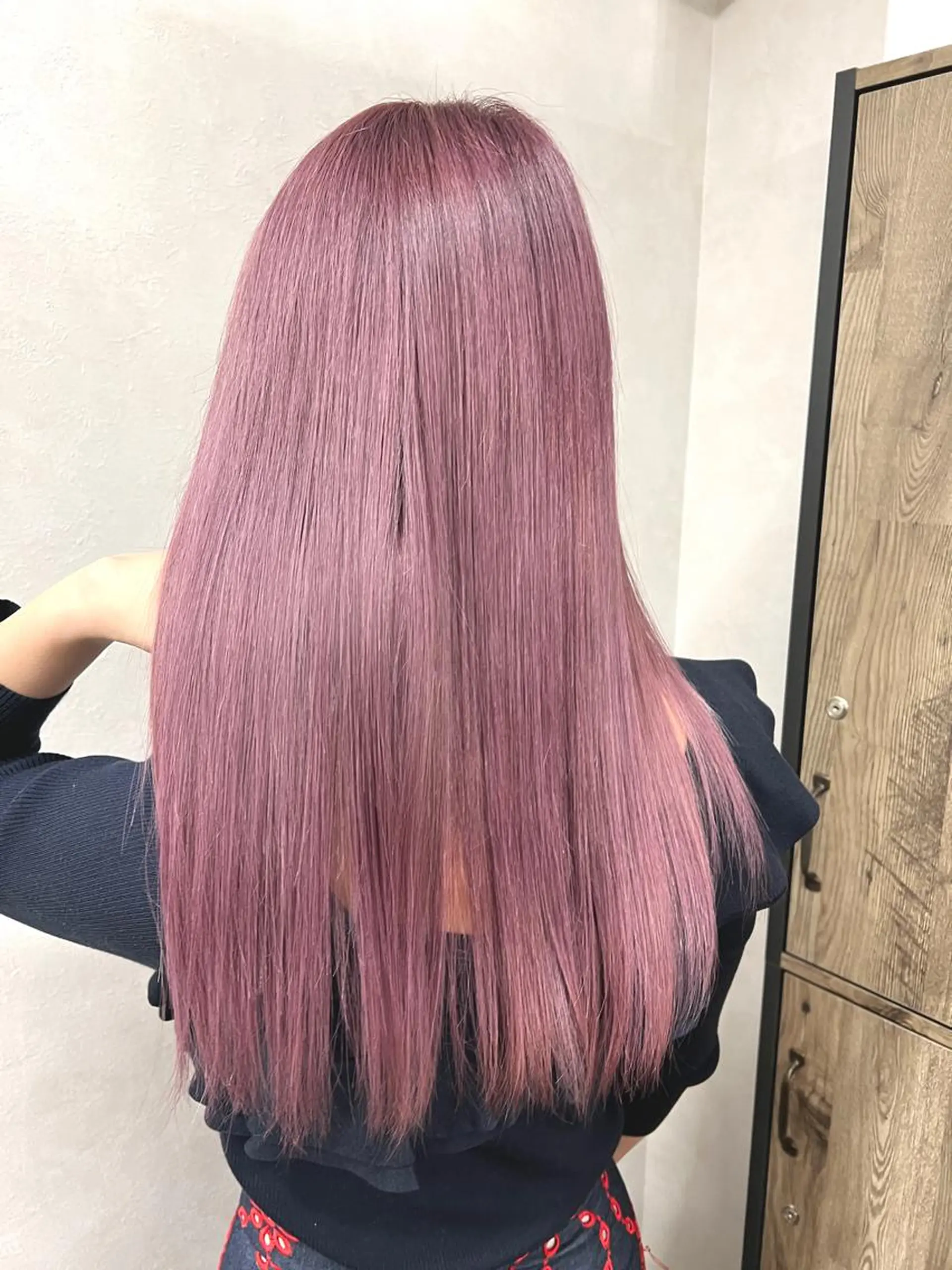 ロング カラー バレイヤージュ ブリーチ ケアブリーチ ダブルカラー イヤリングカラー カット ヘアカラー SALOWIN横浜suite店所属・🌷かわばた めい🌷のヘアスタイル