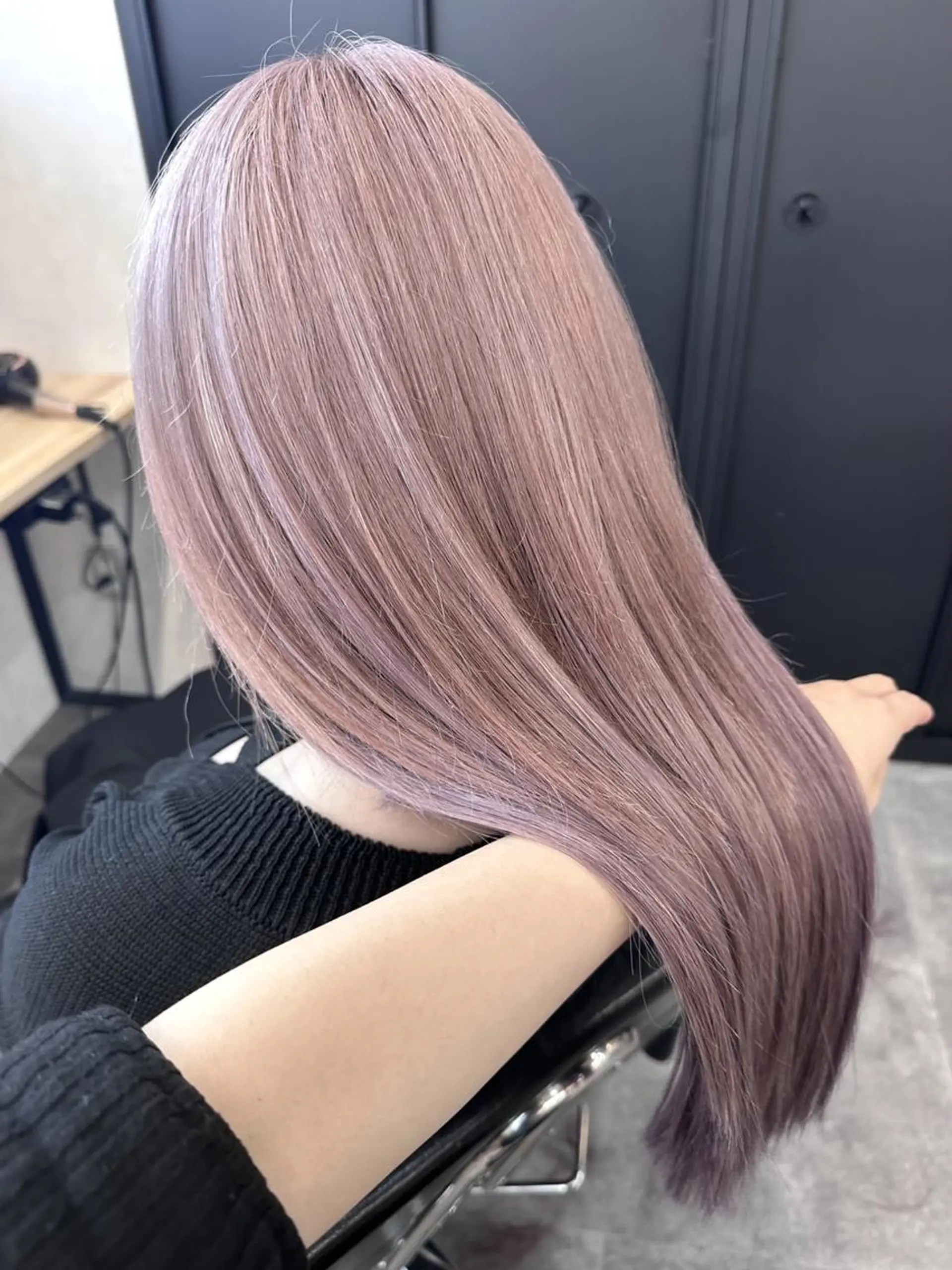 ロング ヘアアレンジ カラー ハイトーン カラーのヘアスタイル
