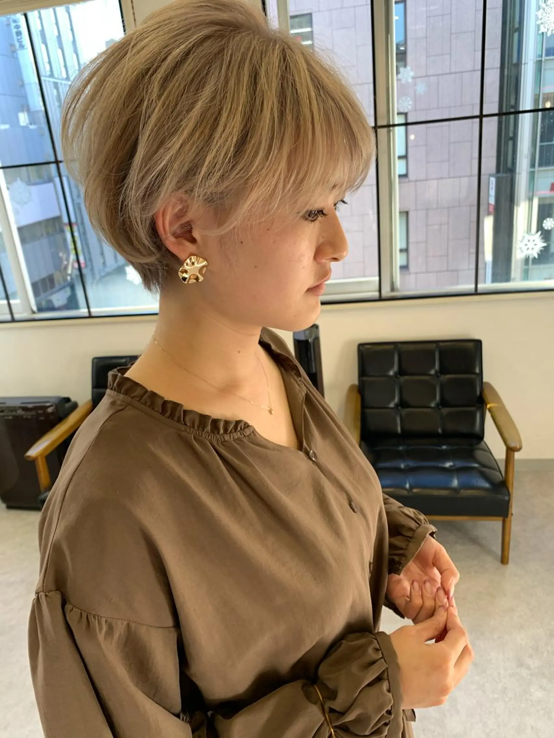 ショート カラー ベージュカラー ブリーチ ハイトーンカラー ハイトーンベージュ IDEA 柏の葉KOILRINKGARAGE所属・お洒落満足度 ◎💮井上のヘアスタイル