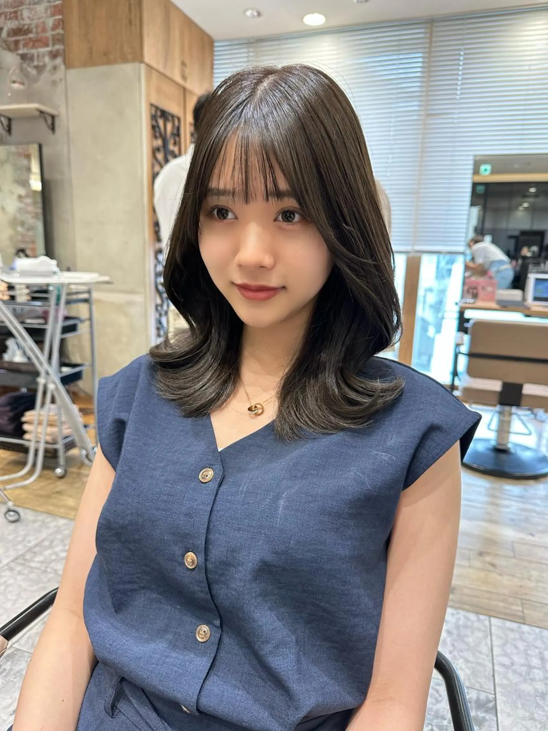 セミロング カラー ベージュカラー ブラウンカラー ブラウンベージュ グレージュ オリーブグレージュ カット ヘアカラー トリートメント 顔周り/くびれヘア 韓国ヘア💕風間るなのヘアスタイル