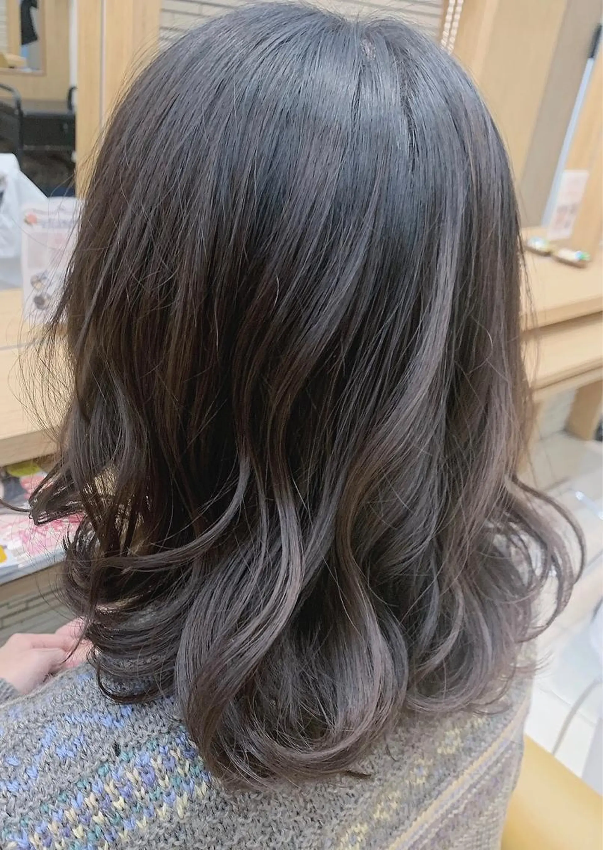 ミディアム カラー K. SUZUKAのヘアスタイル