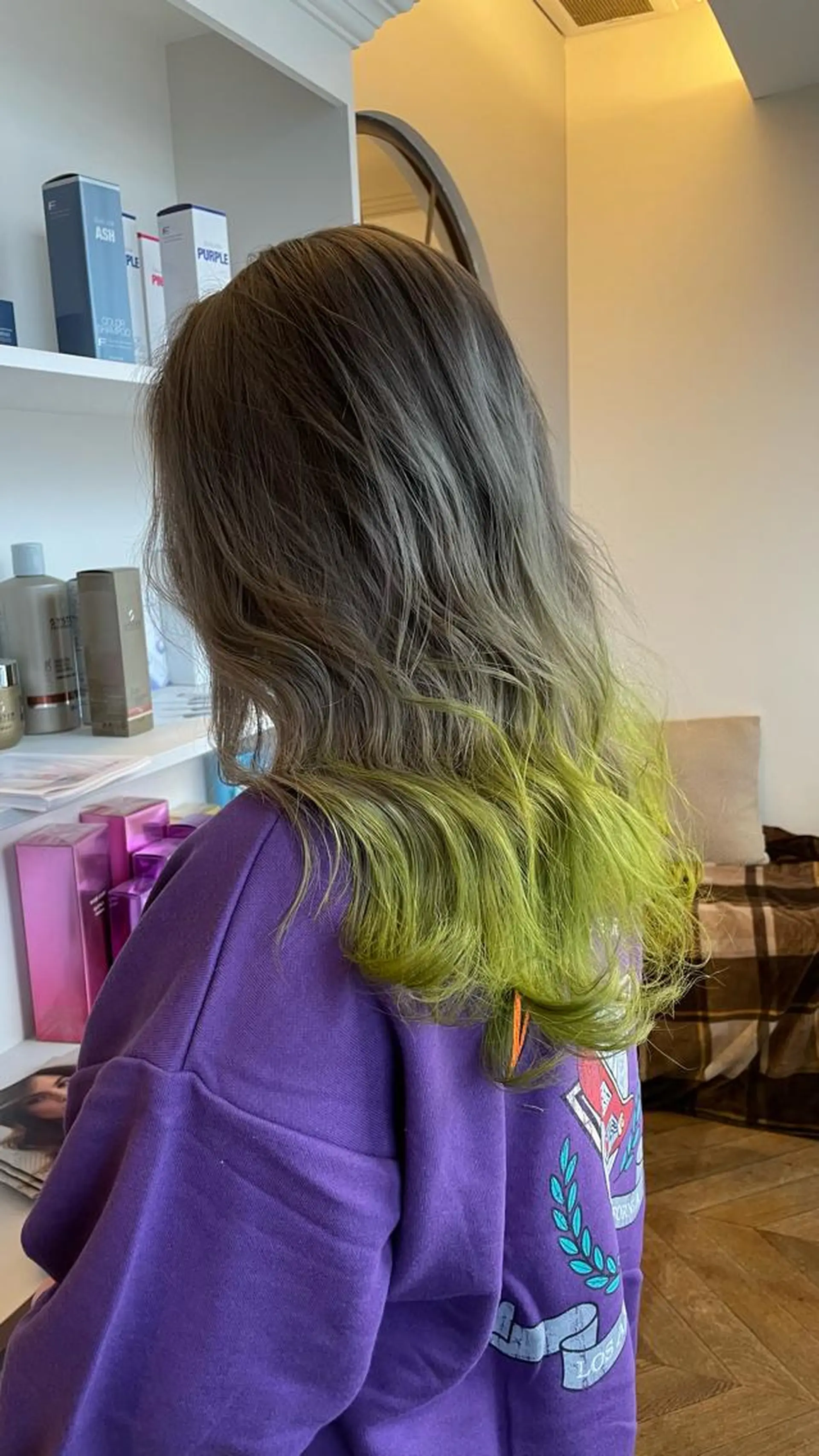 セミロング ヘアカラー トリートメント ブリーチ毛矯正.髪質 改善.髪にドラマをのヘアスタイル