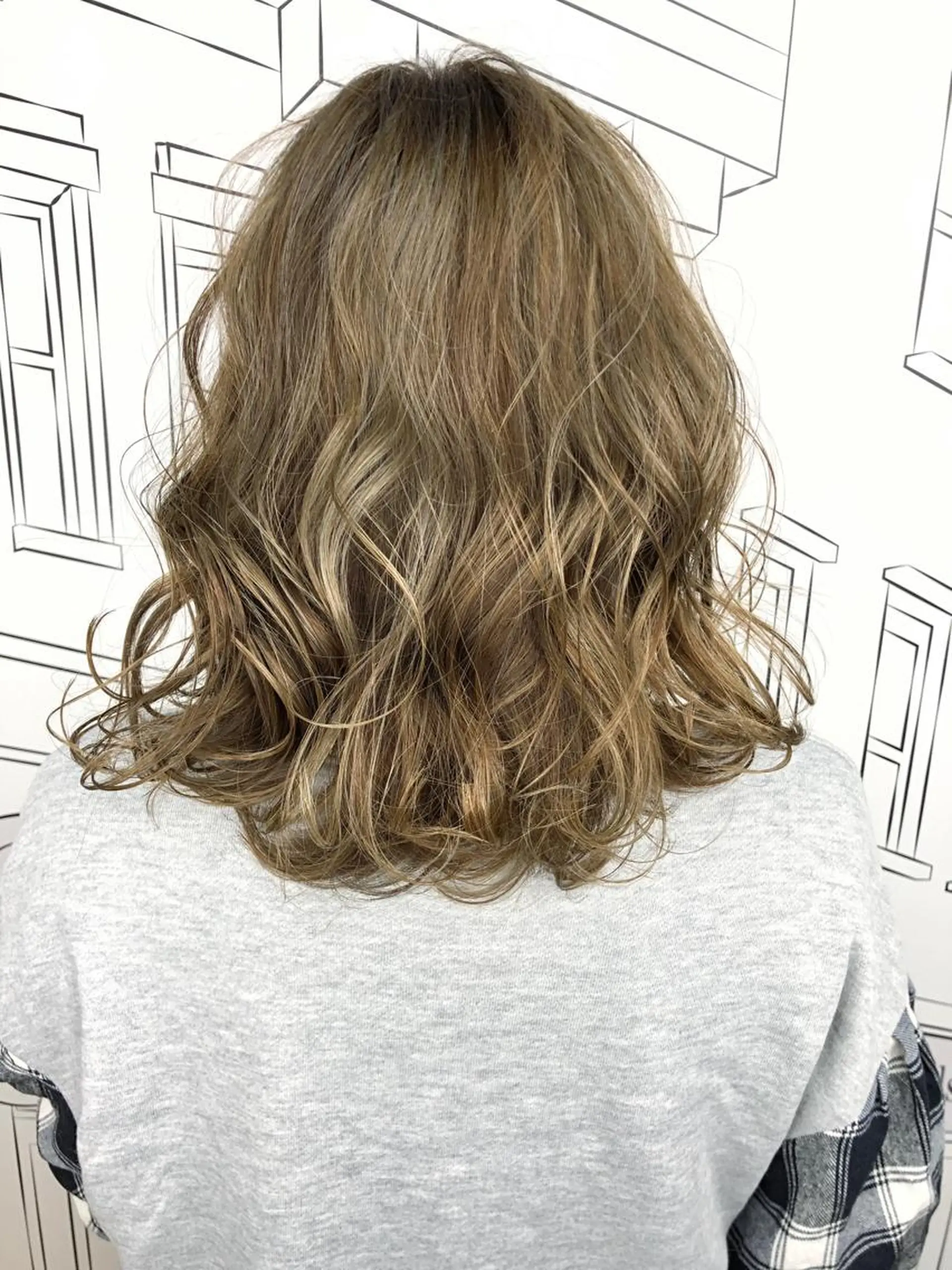 ミディアム カラー ベージュカラー ブロンド ブロンドベージュ ハイライトカラー ハイライト レイヤー⭐️カラー ⭐️平川雅史のヘアスタイル