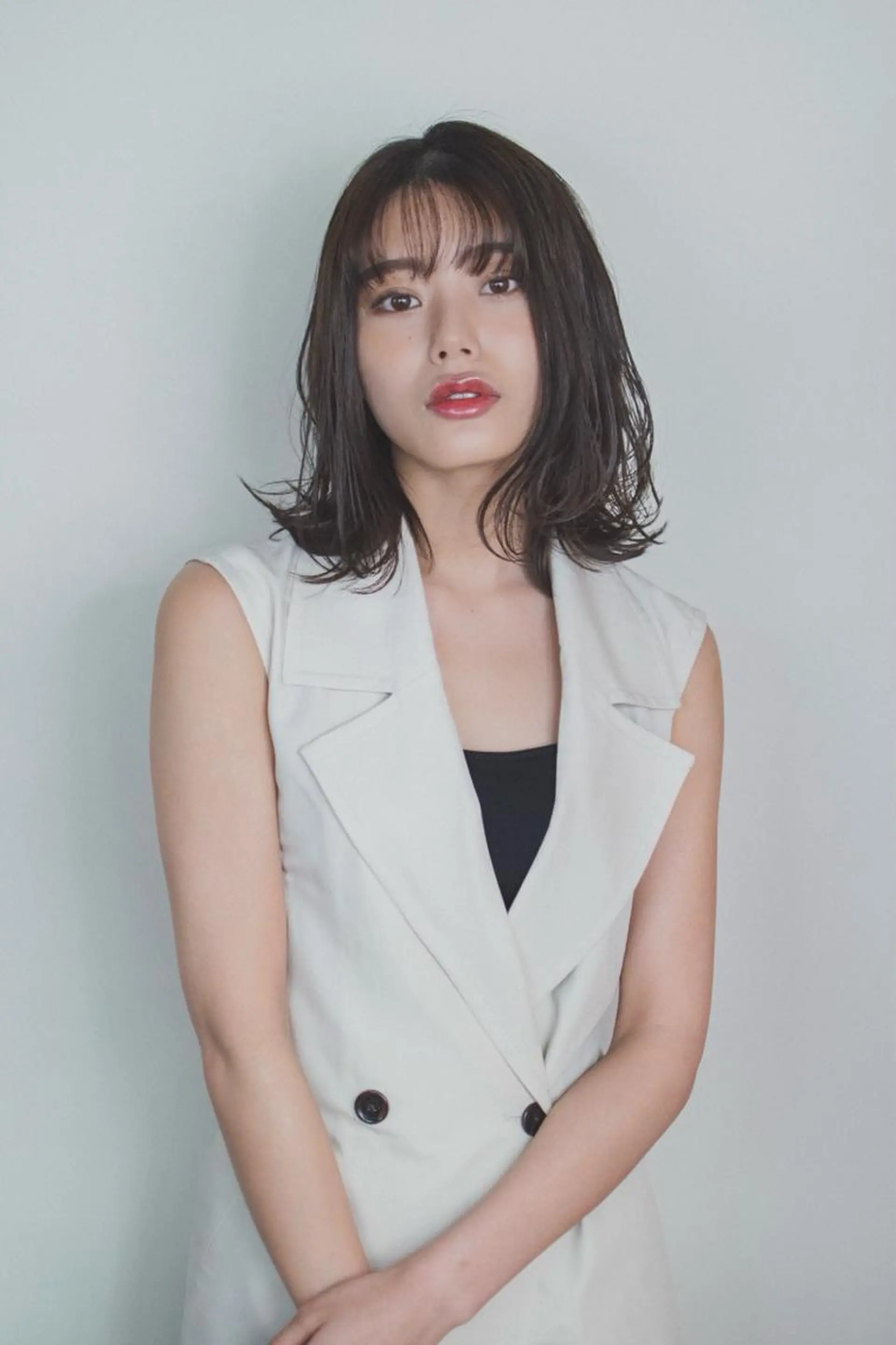 ミディアム カラー 前髪/顔周り /レイヤー/秋山 元のヘアスタイル