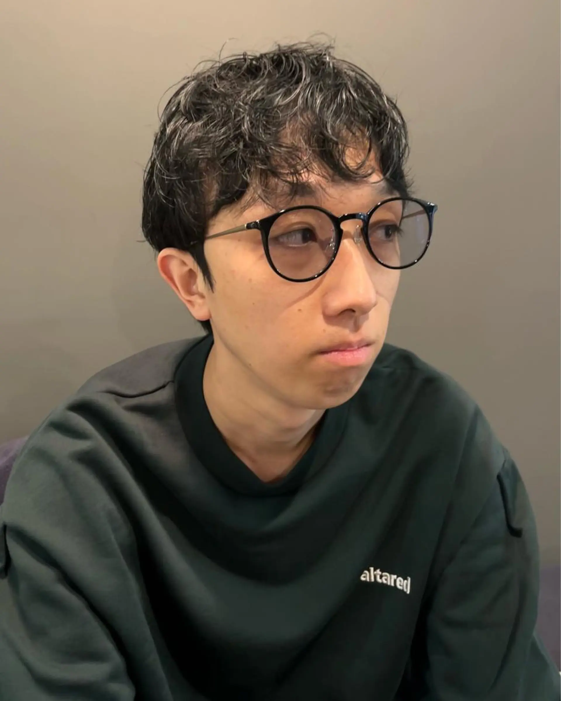 パーマ メンズ NERO 眞下秋歩のヘアスタイル